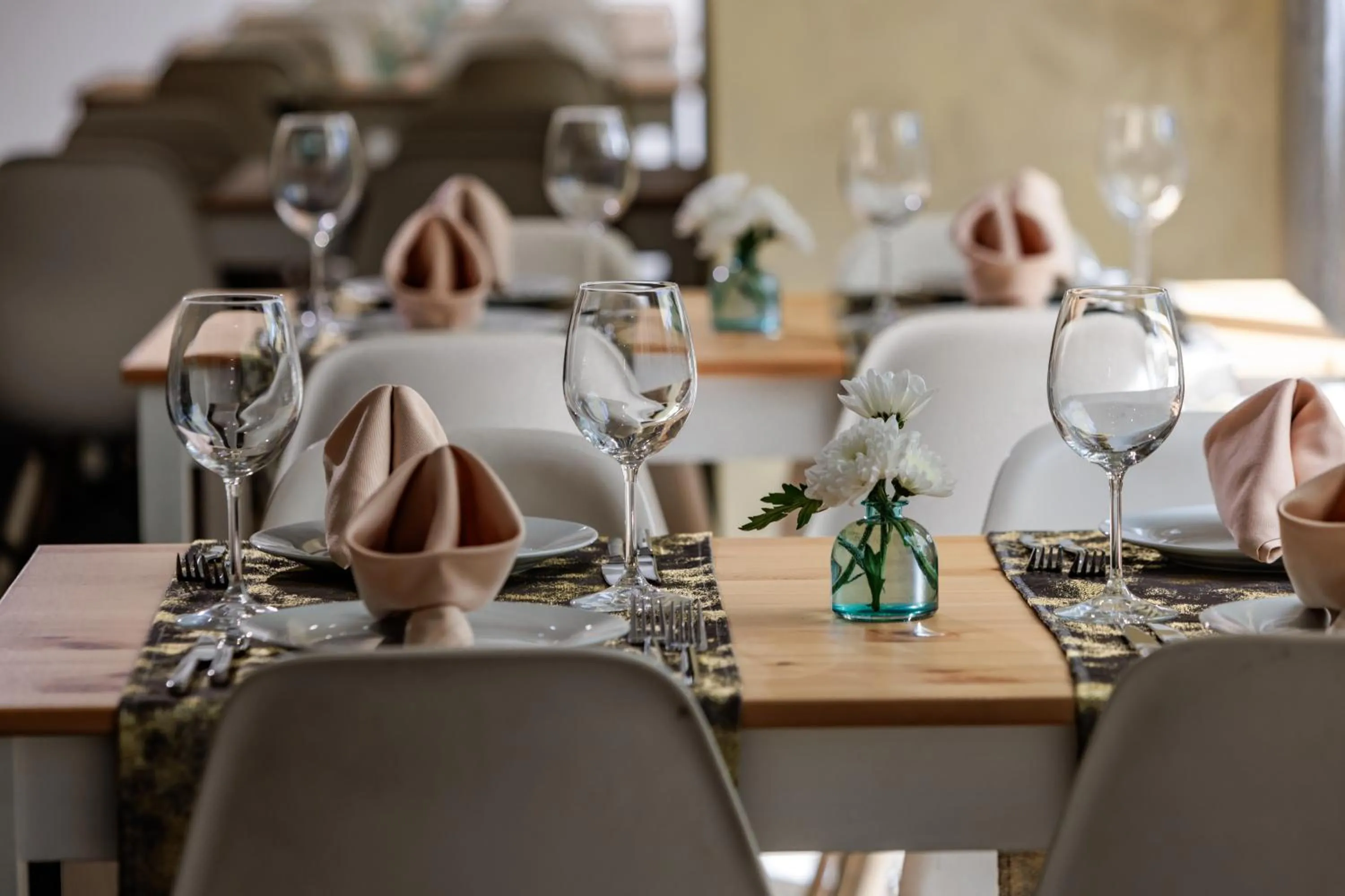 Restaurant/places to eat in Saint George Palace Aparthotel