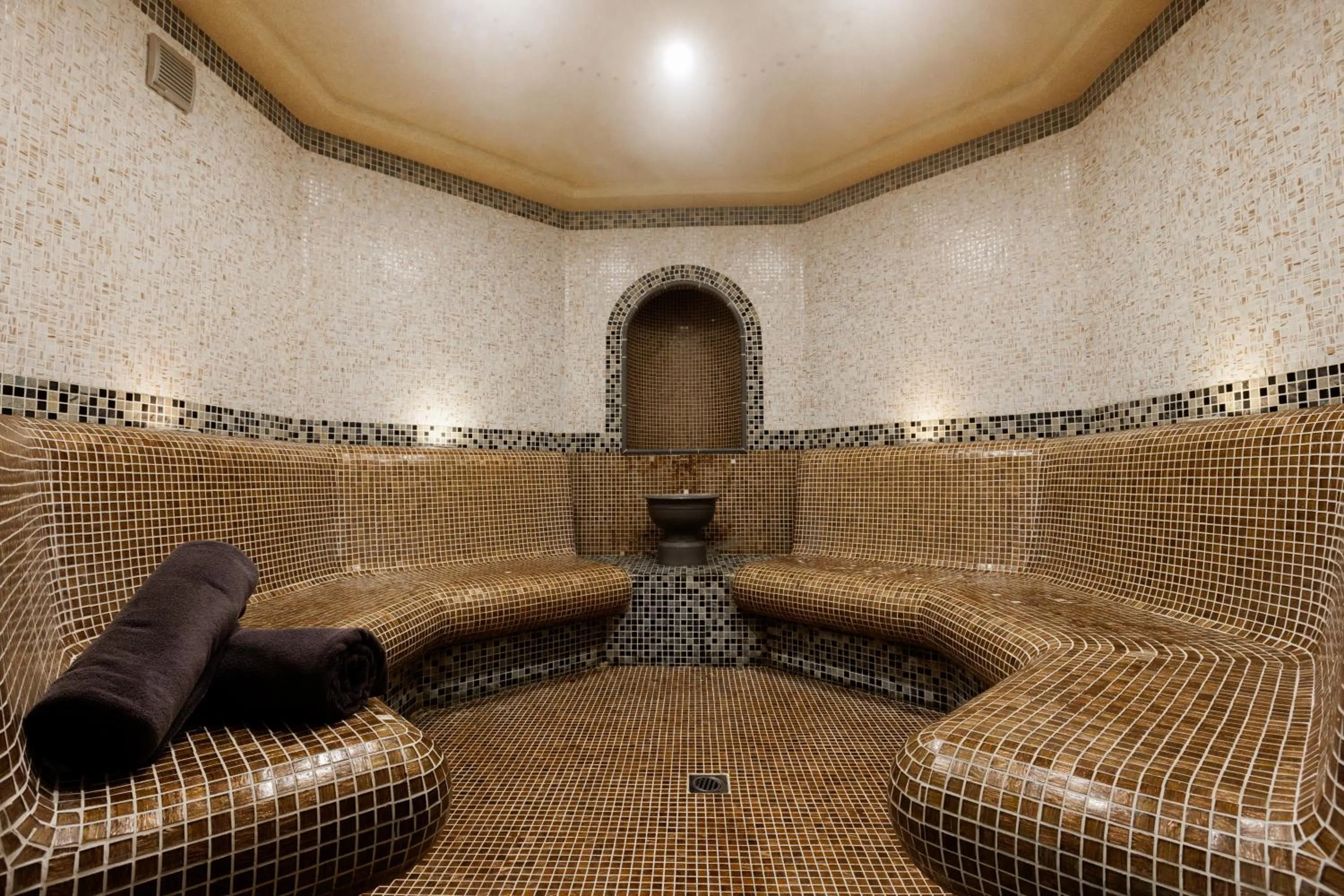 Steam room in Saint George Palace Aparthotel