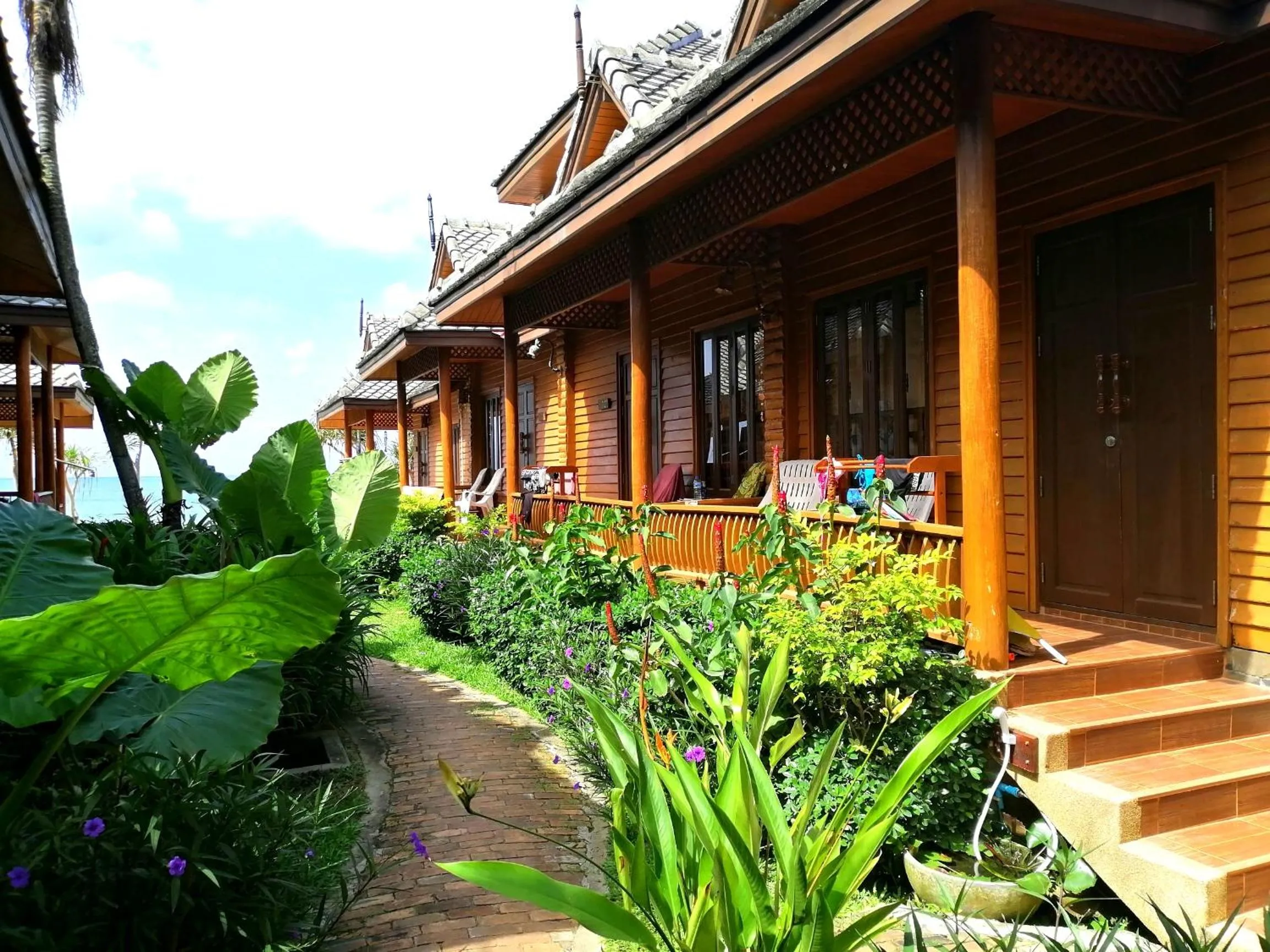 Property building in Baan Pakgasri Hideaway