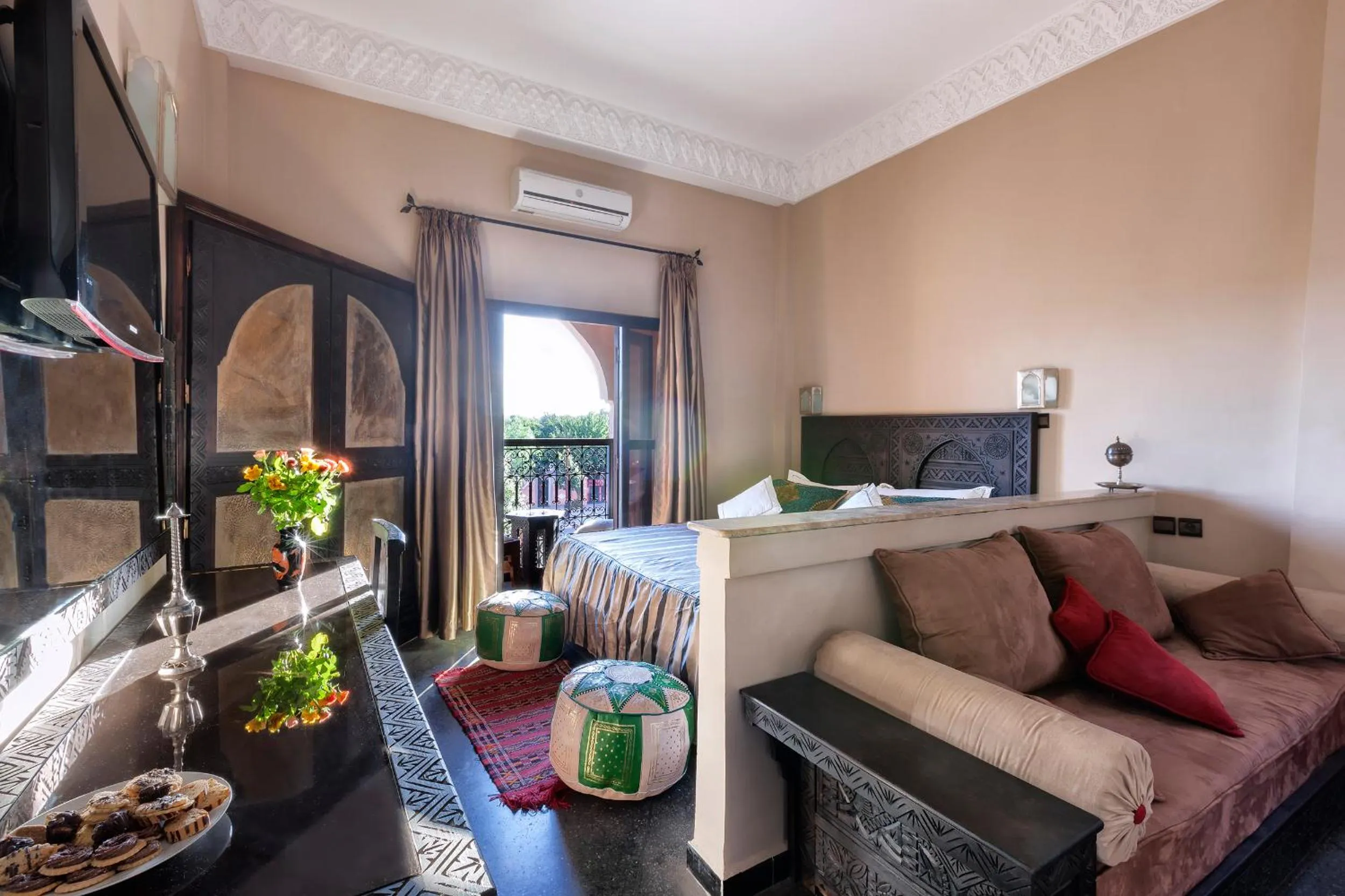 Bedroom, Bed in Hotel Azoul