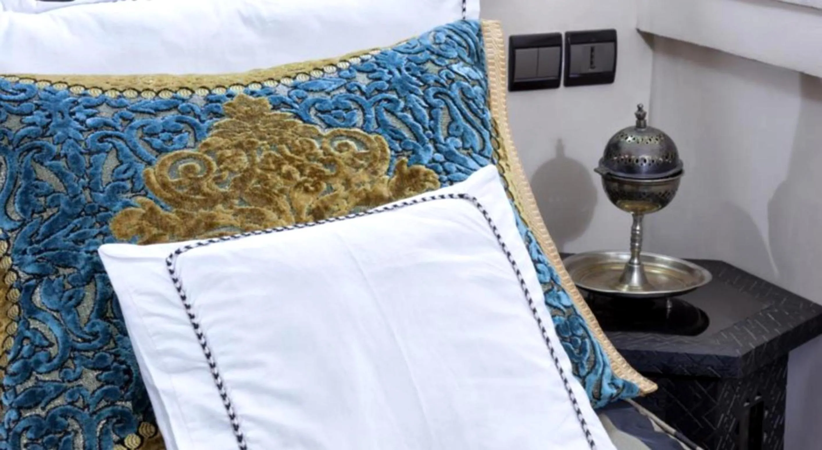 Decorative detail, Bed in Hotel Azoul