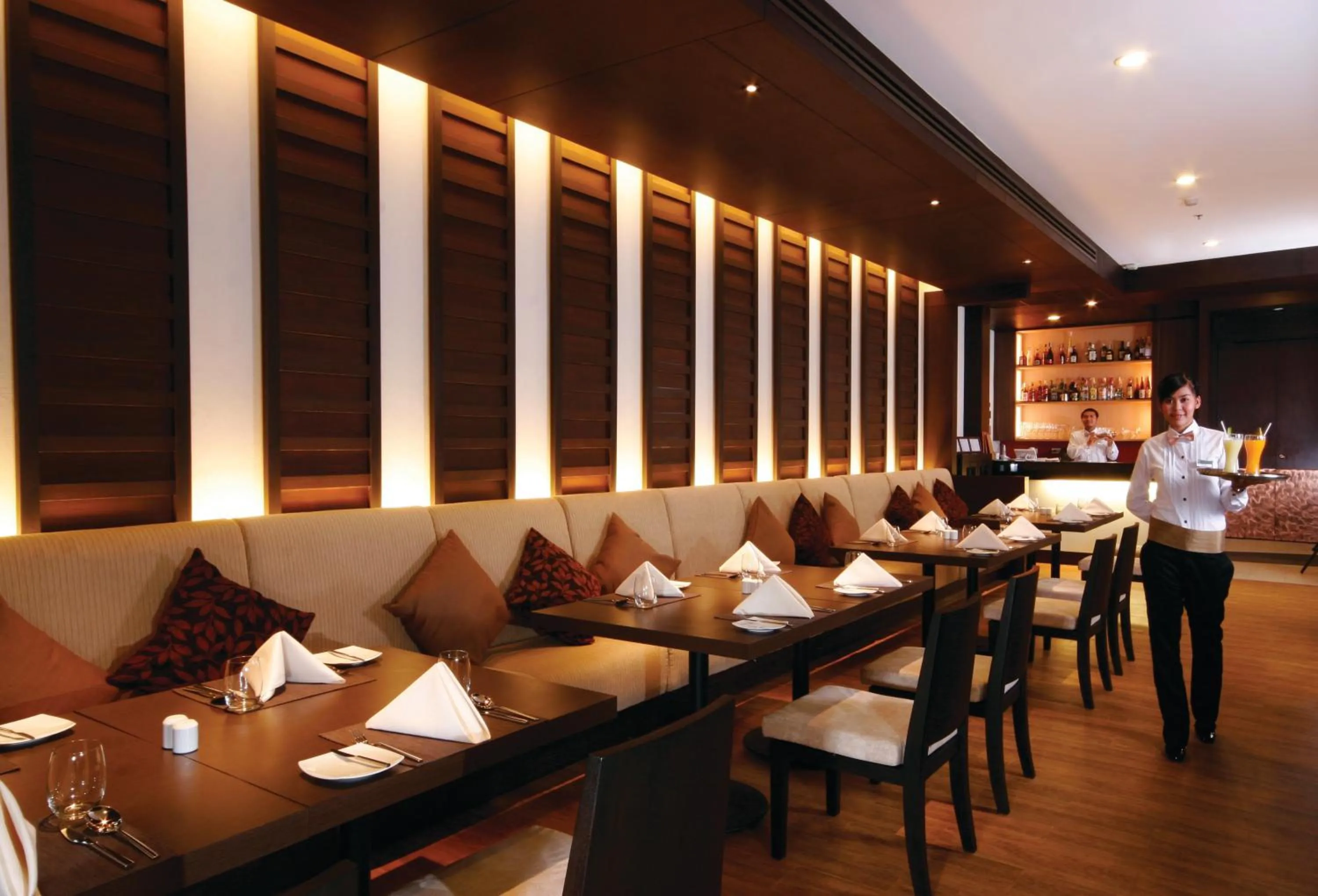 Restaurant/places to eat in Kantary Hotel Kabinburi