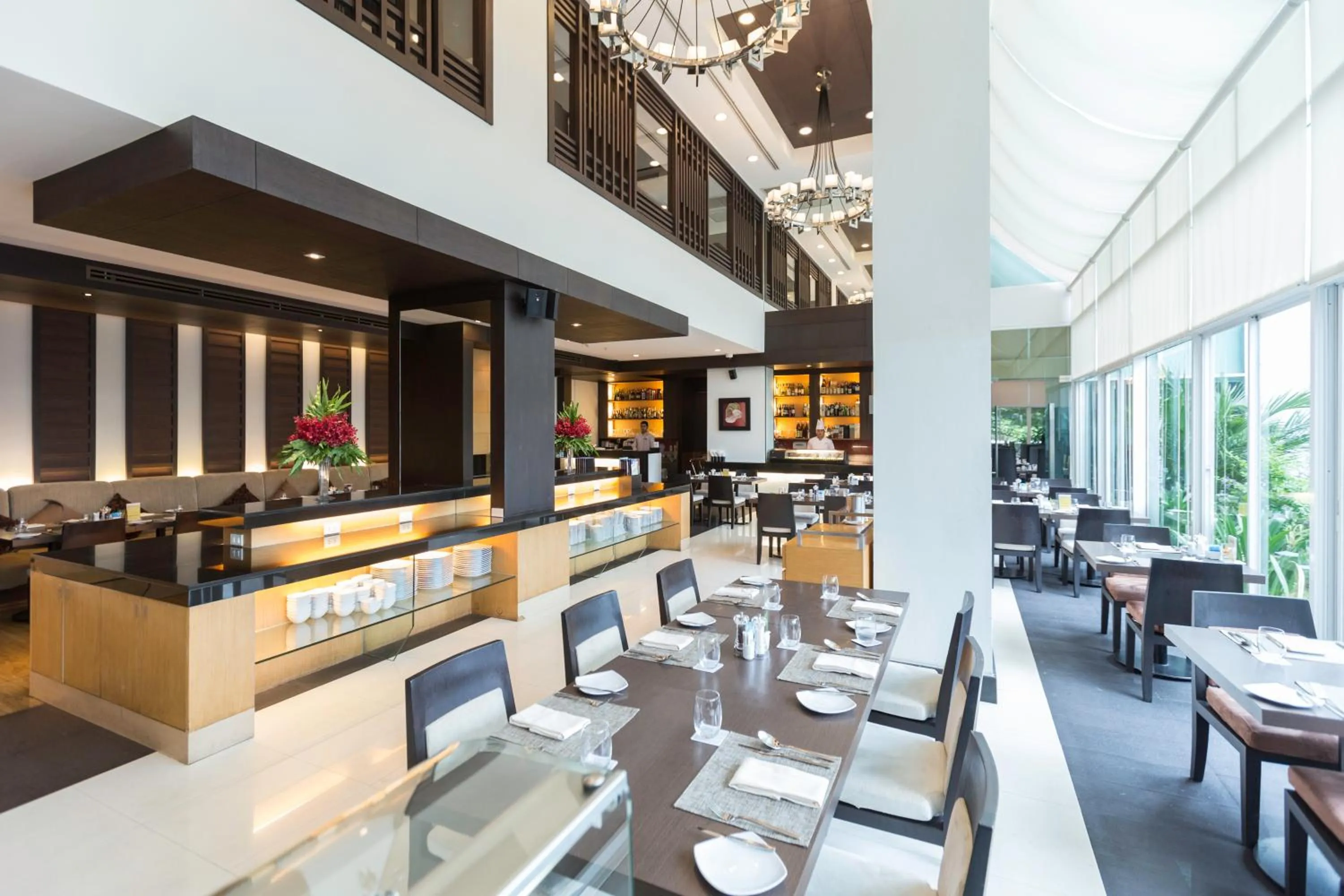 Restaurant/places to eat in Kantary Hotel Kabinburi