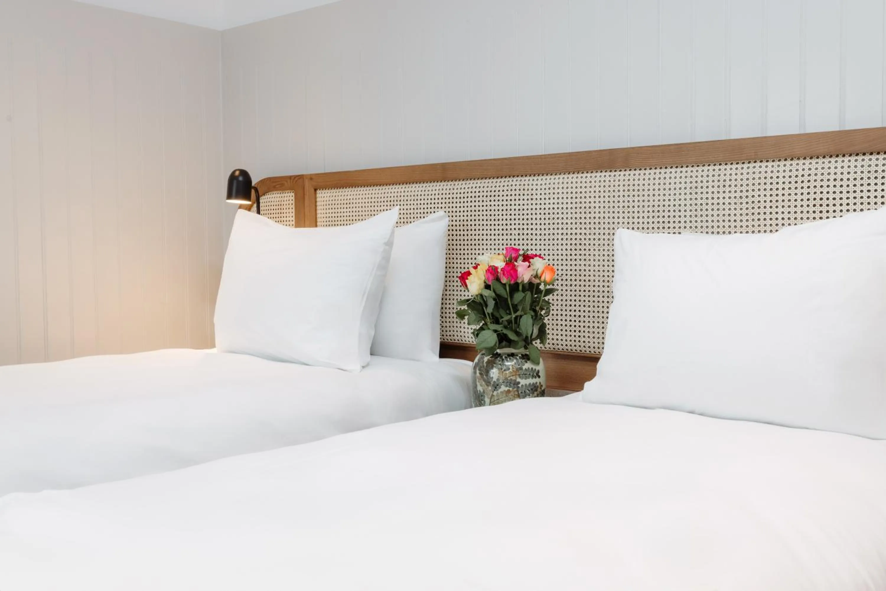 Bed in Leicester House Hotel