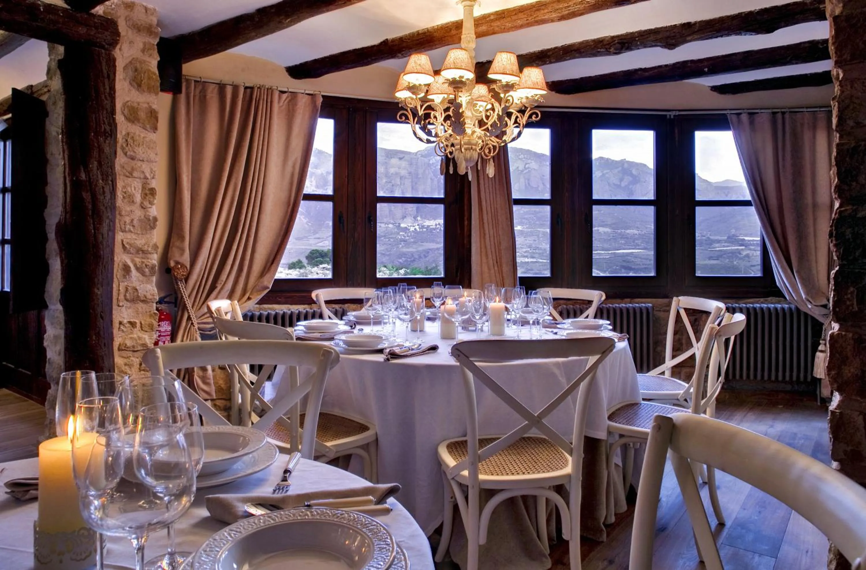 Restaurant/places to eat in Hotel Boutique Real Posada De Liena con jacuzzi y Restaurante Liena