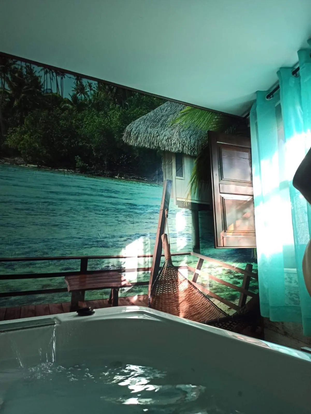 Hot Tub in Hotel Boutique Real Posada De Liena con jacuzzi y Restaurante Liena