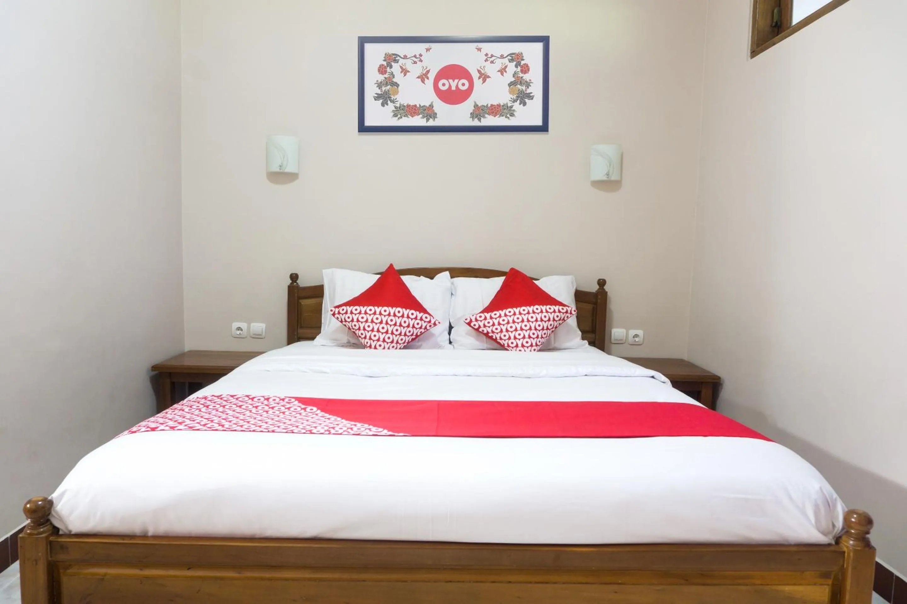 Bedroom, Bed in Hotel O Srikandi Hotel