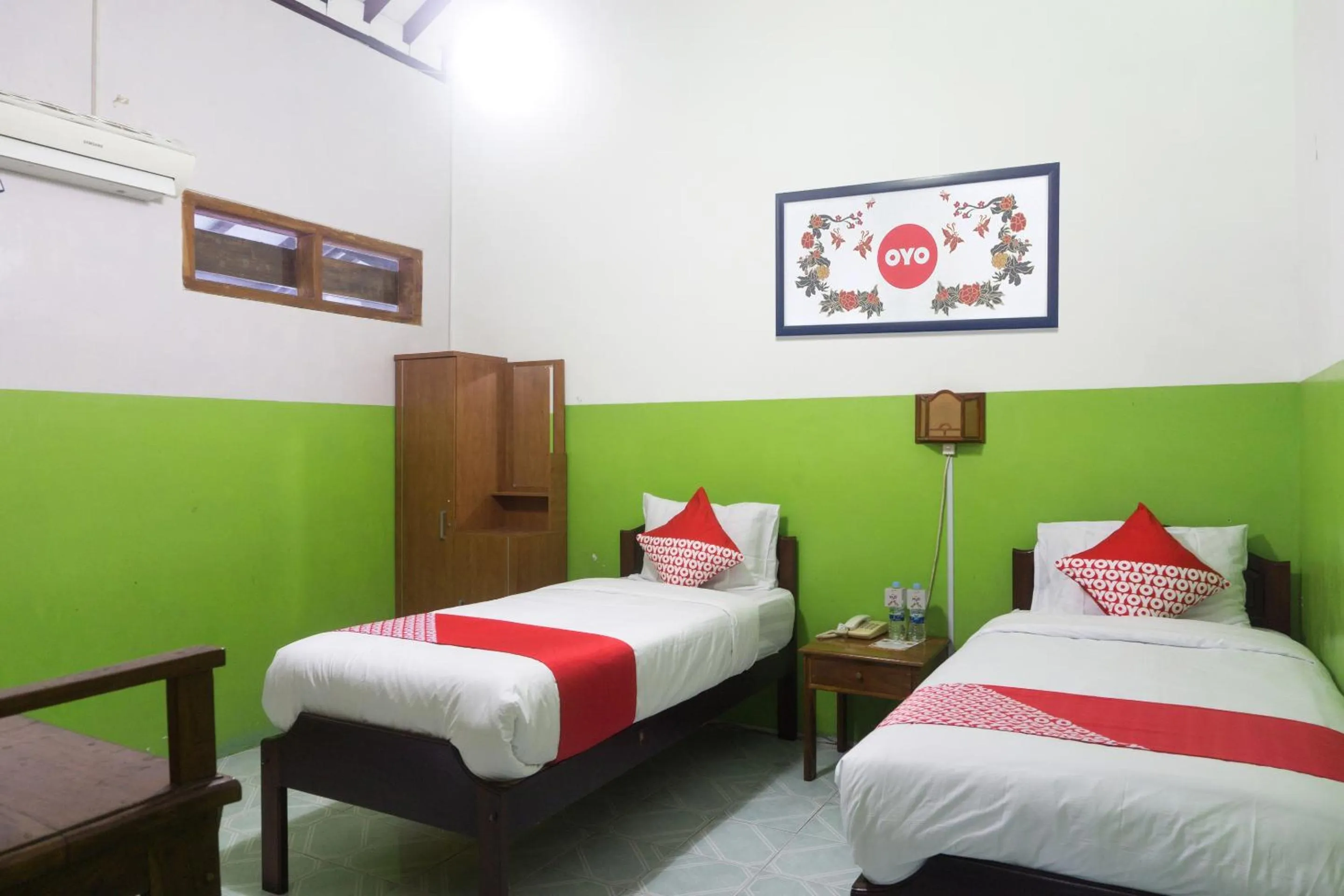 Bedroom, Bed in Hotel O Srikandi Hotel