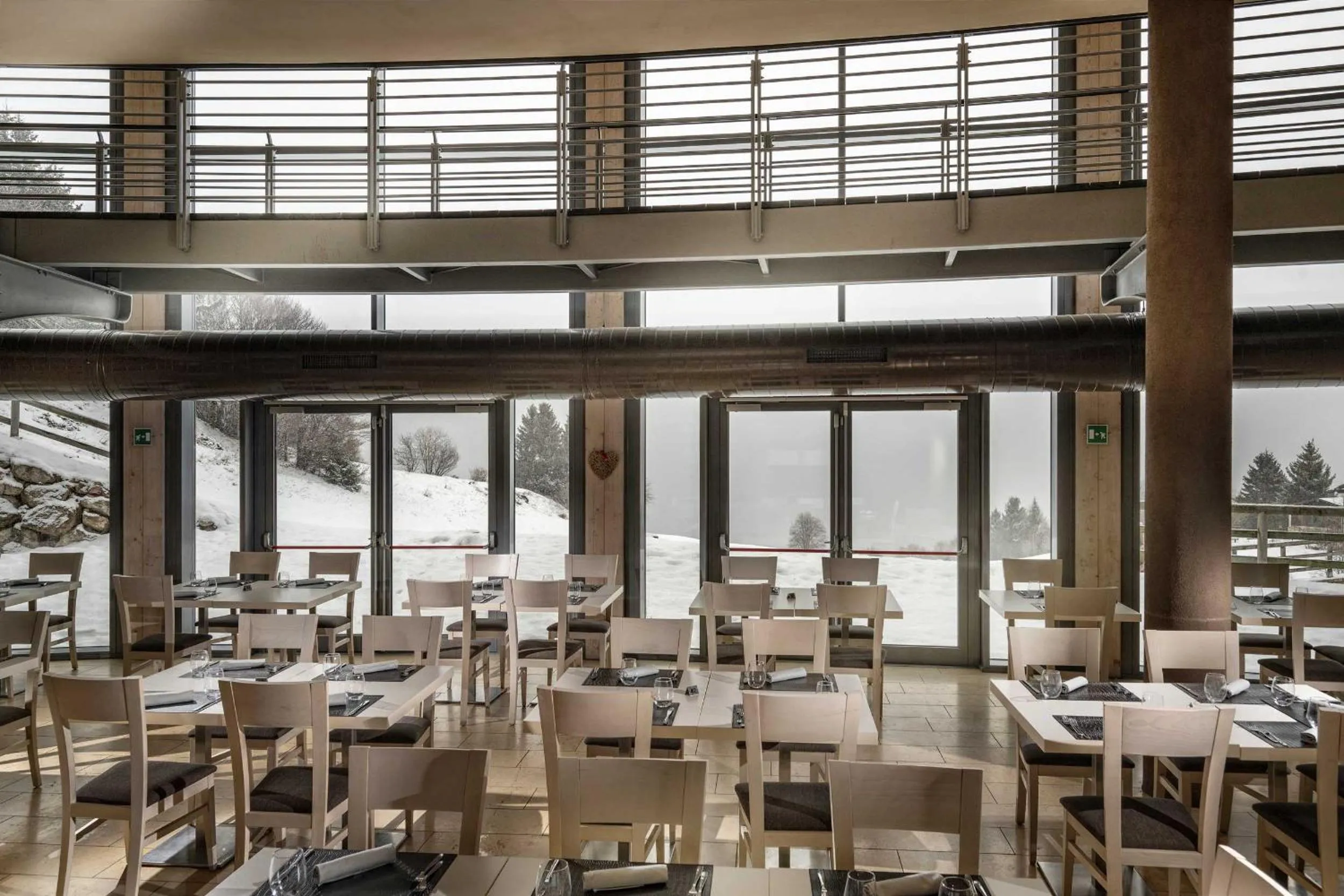 Restaurant/places to eat in Le Blanc Hotel & Spa