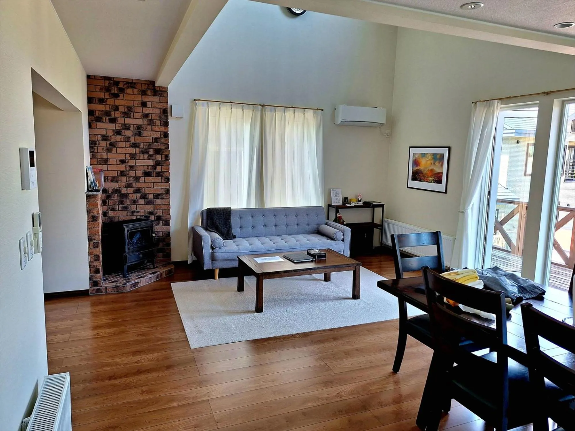 Living room in Jadan House