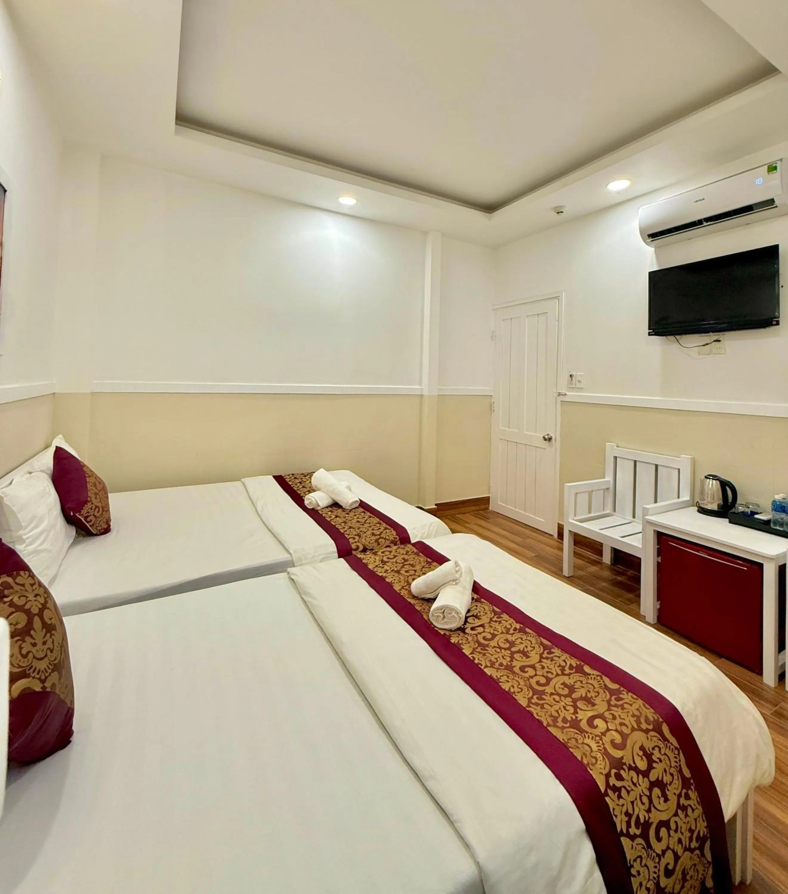 Bed in Hotel Minh Hang