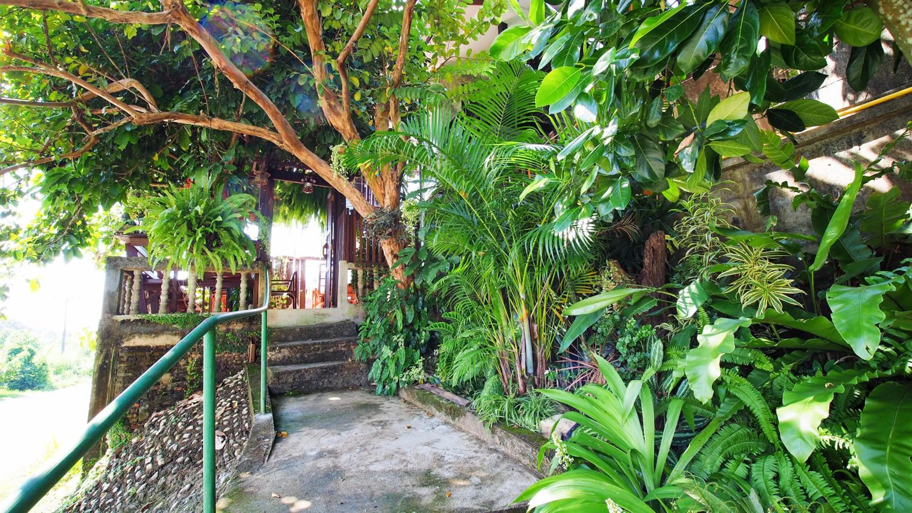 Facade/entrance in Pround Nan Cottage