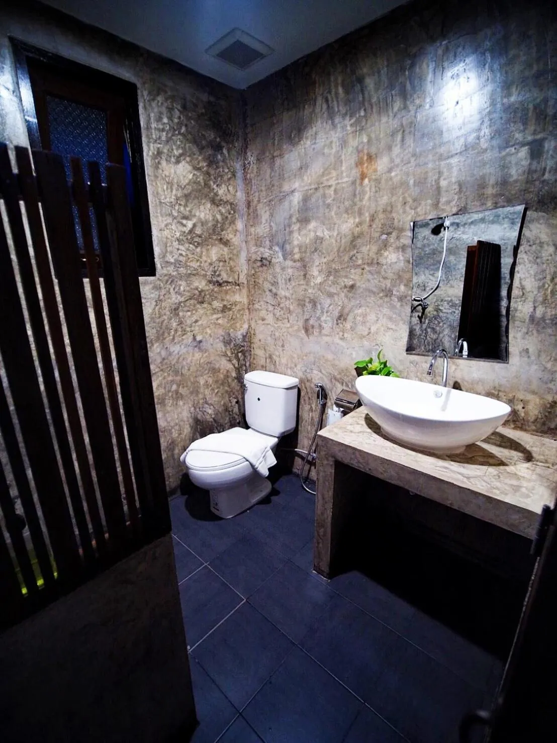 Toilet in Pround Nan Cottage