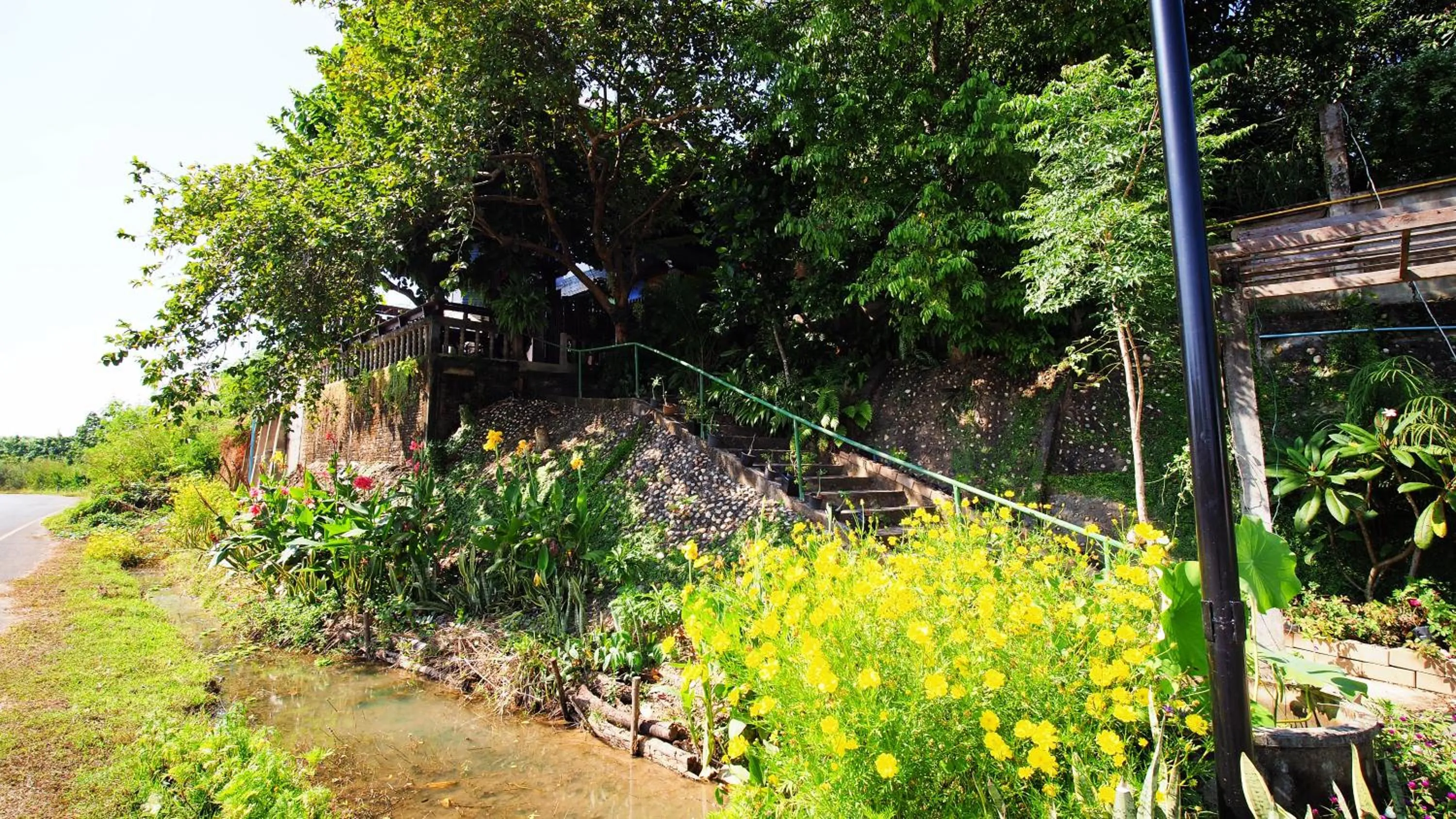 Facade/entrance in Pround Nan Cottage