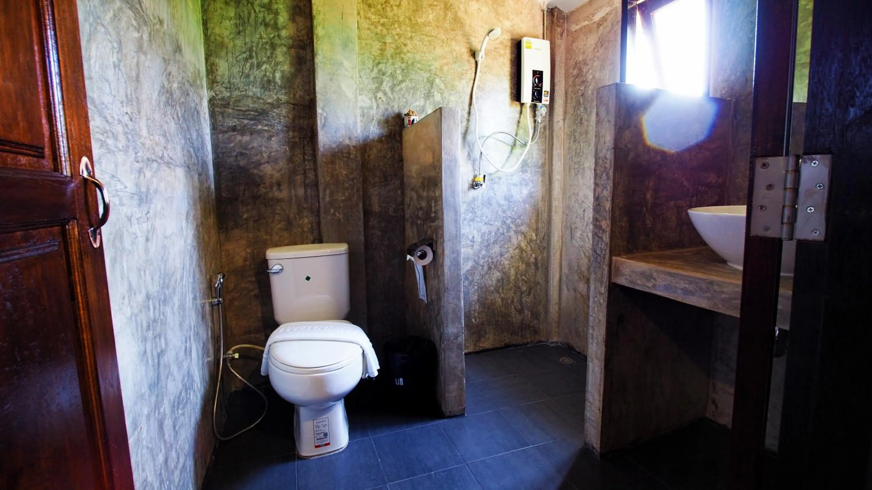 Toilet in Pround Nan Cottage