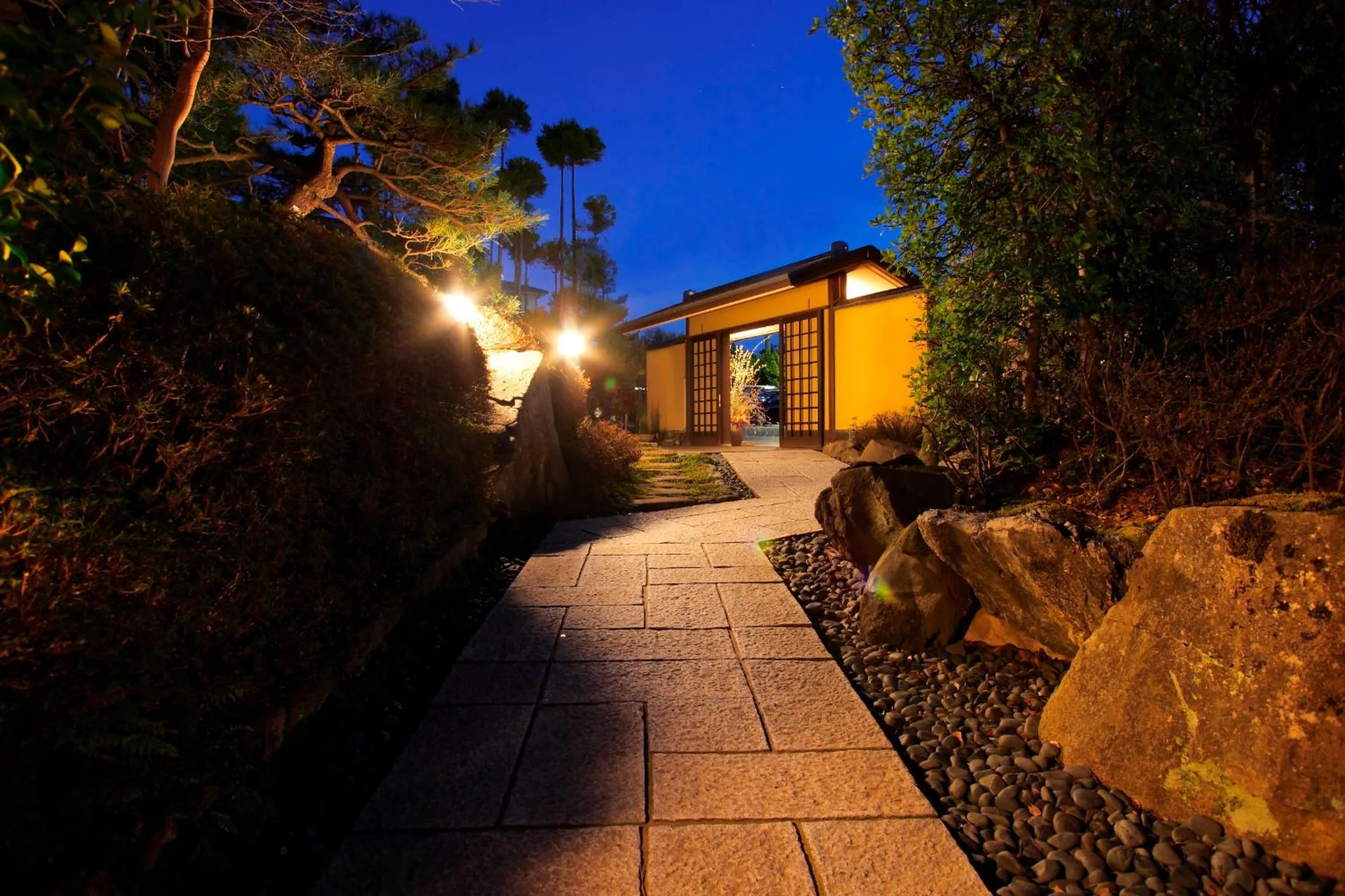 Property building in Ryotei Manyou