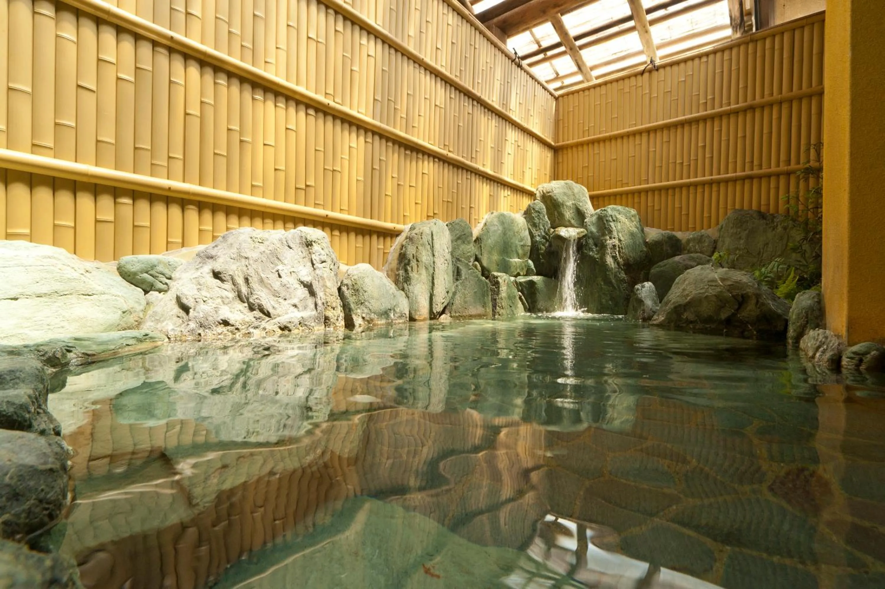 Hot Spring Bath in Ryotei Manyou