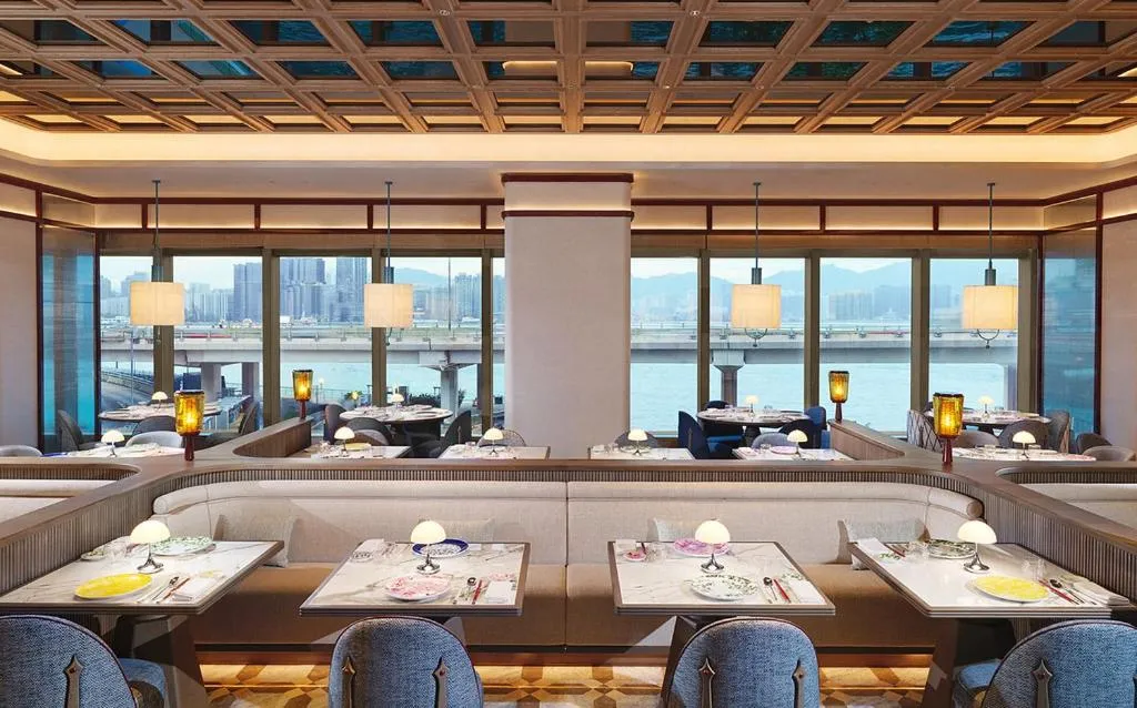 Restaurant/places to eat in Hyatt Centric Victoria Harbour