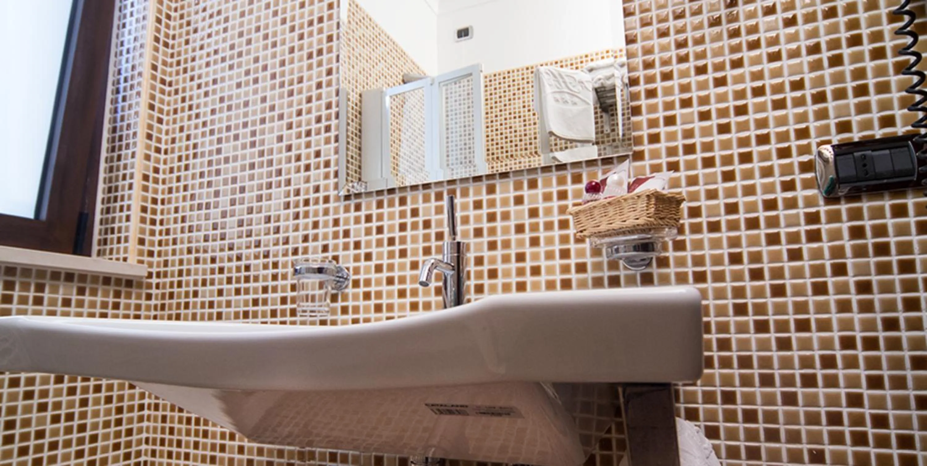 Bathroom in Hotel Flora