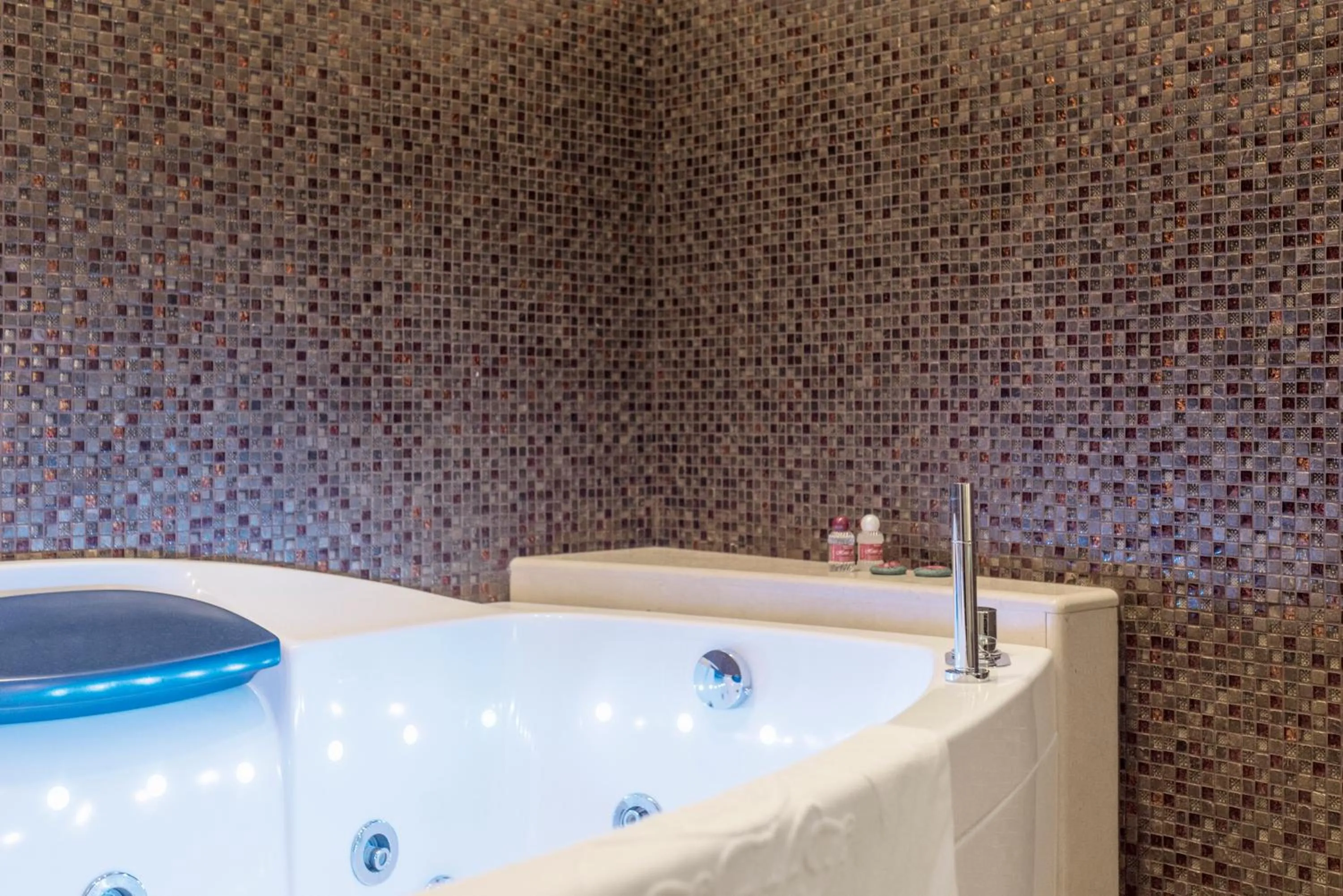 Bathroom in Hotel Flora