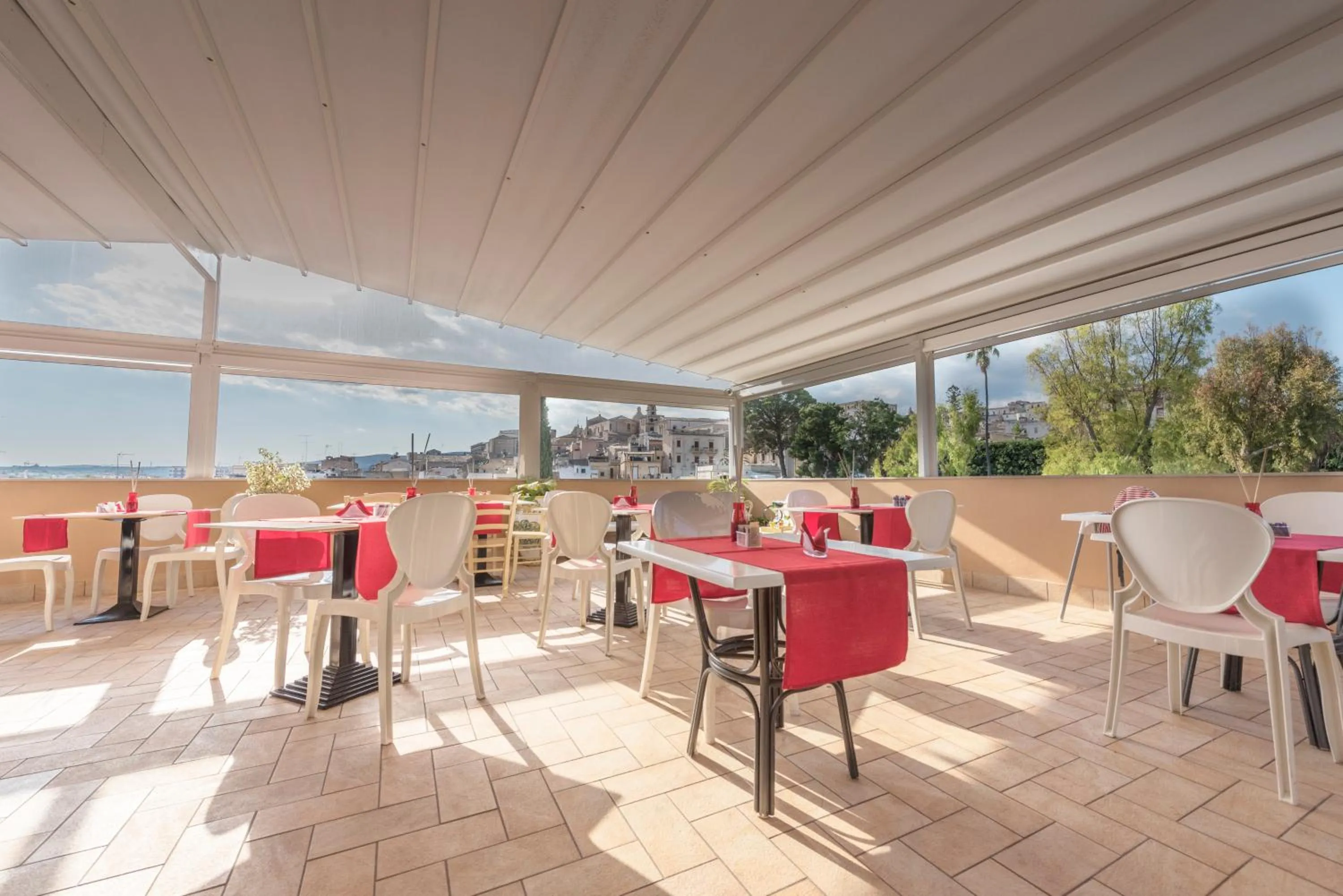 Lounge or bar in Hotel Flora