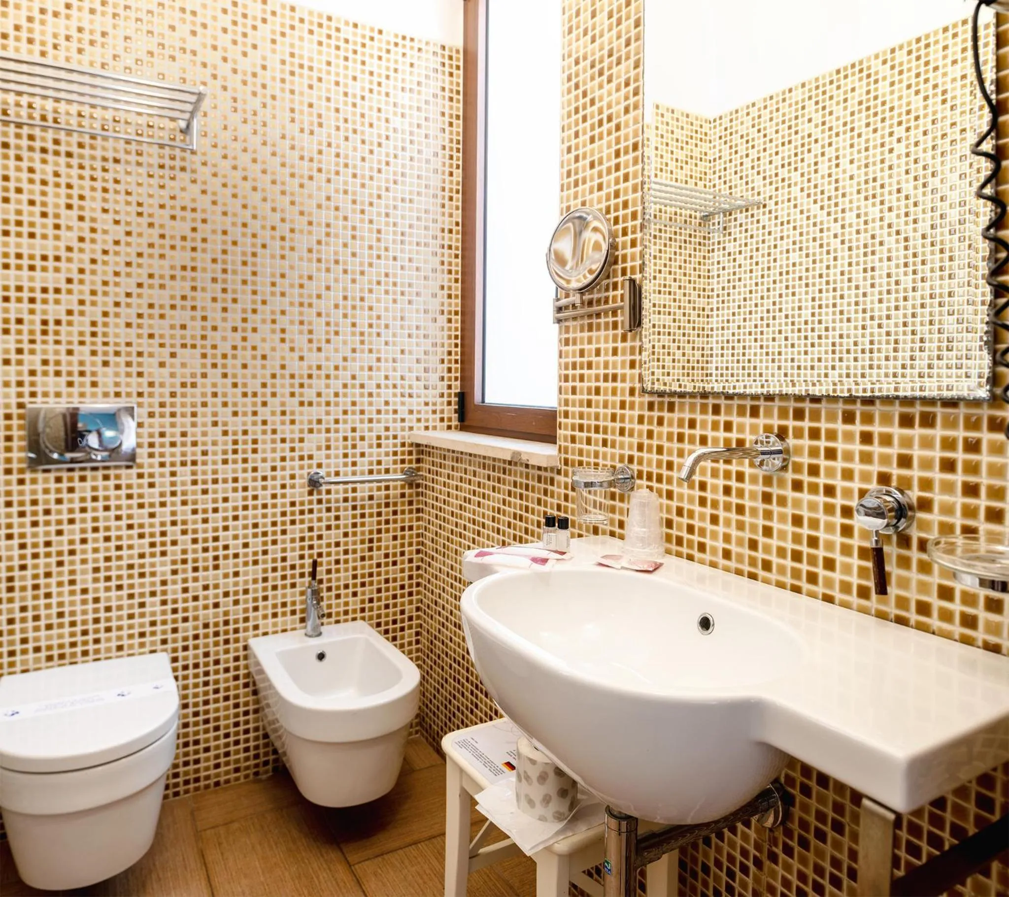 Bathroom in Hotel Flora