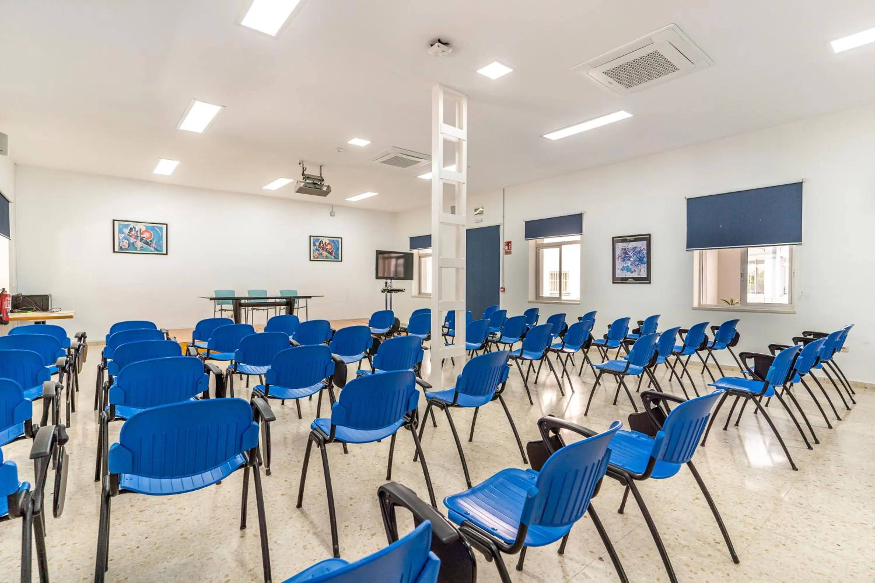 Meeting/conference room in Albergue Inturjoven Malaga