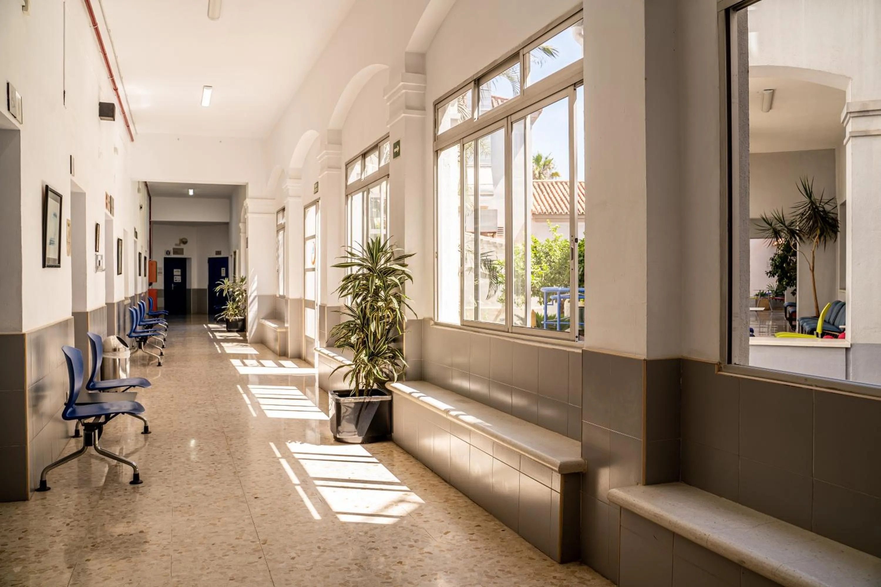 Inner courtyard view in Albergue Inturjoven Malaga