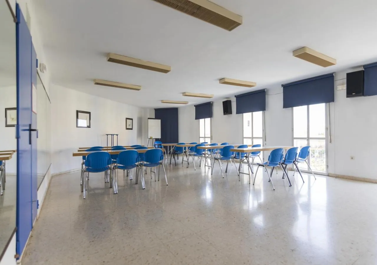 Meeting/conference room in Albergue Inturjoven Malaga
