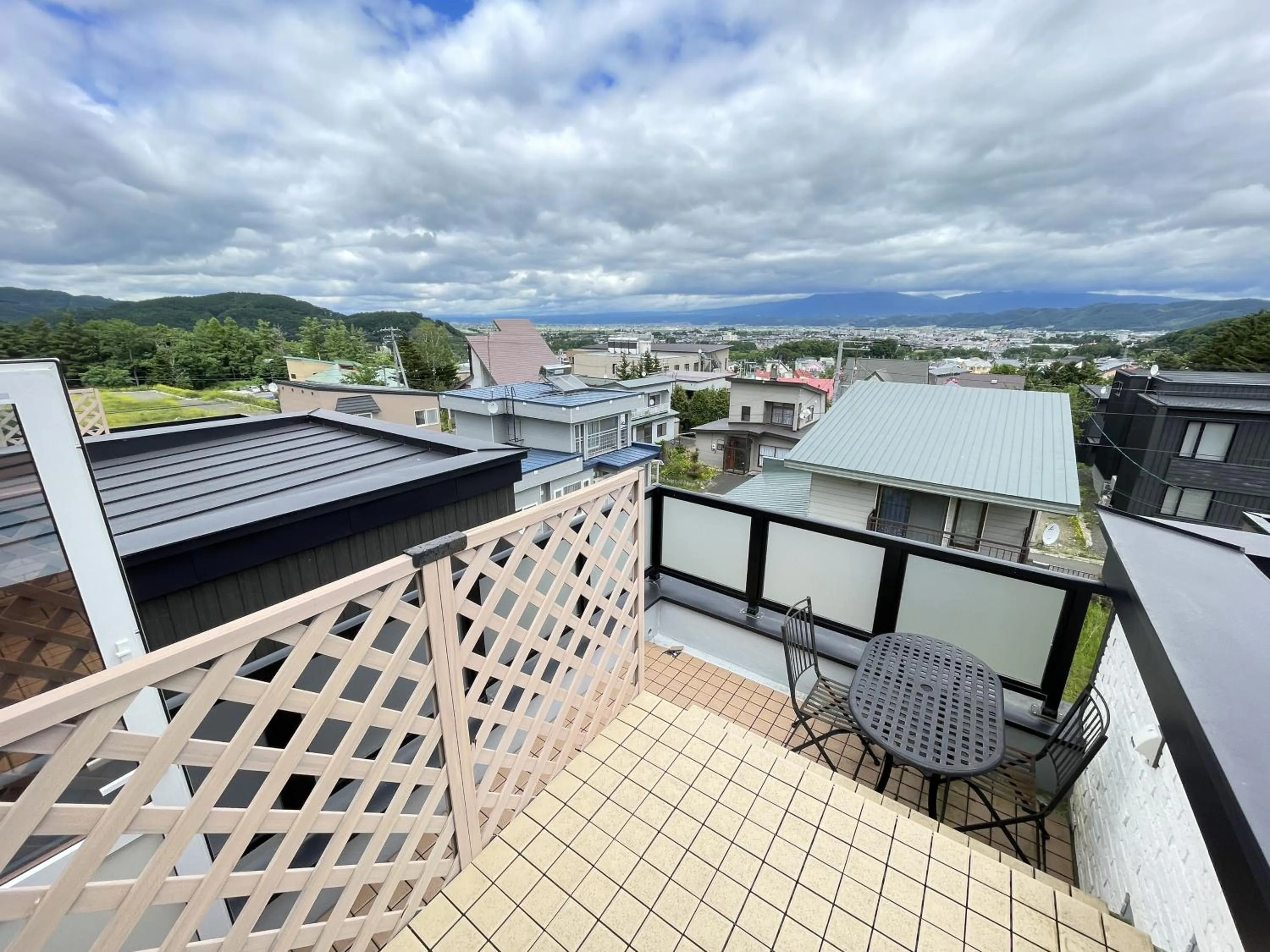 Balcony/Terrace in SORA 2