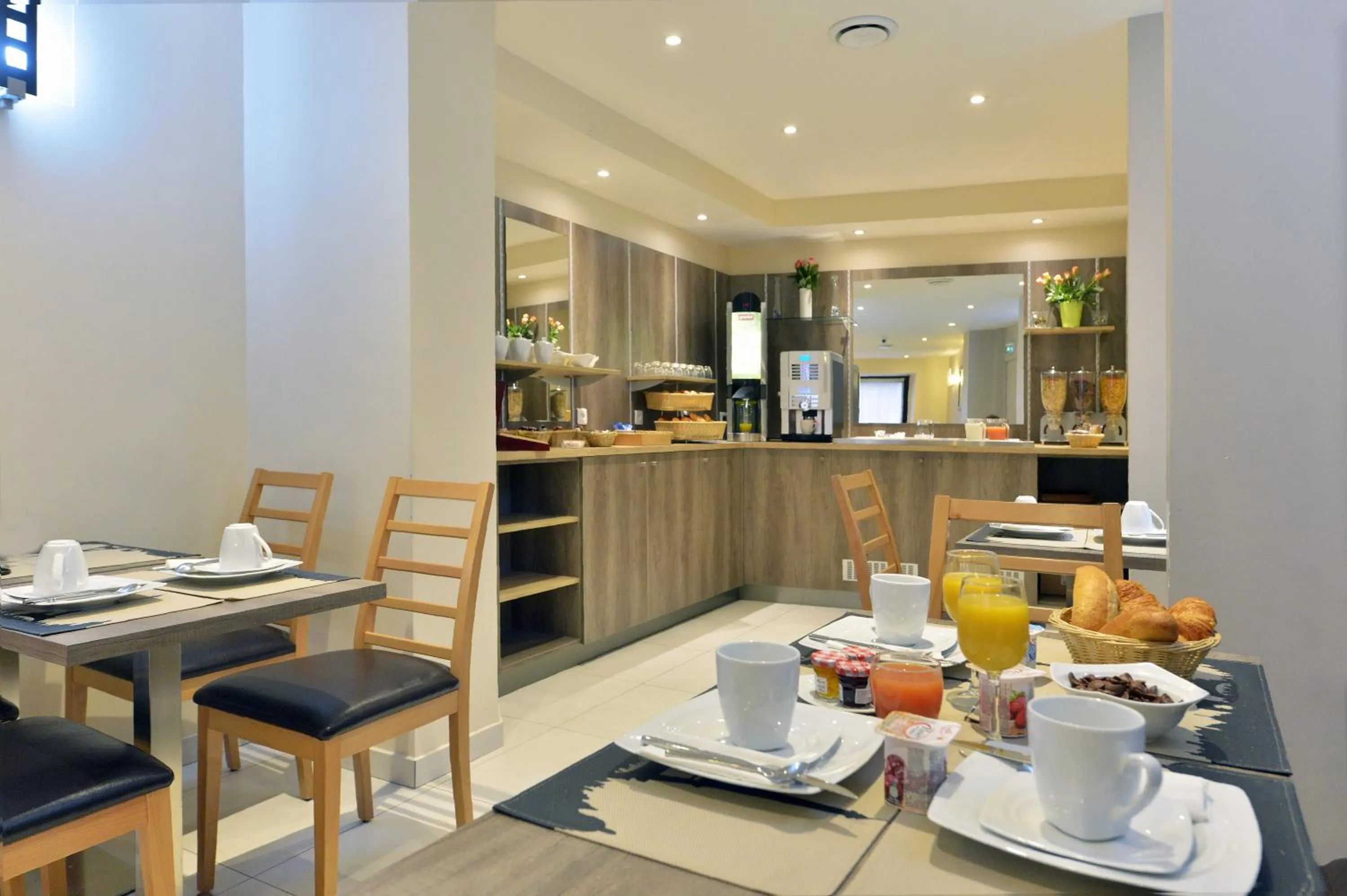 Restaurant/places to eat in Hotel du Chemin Vert