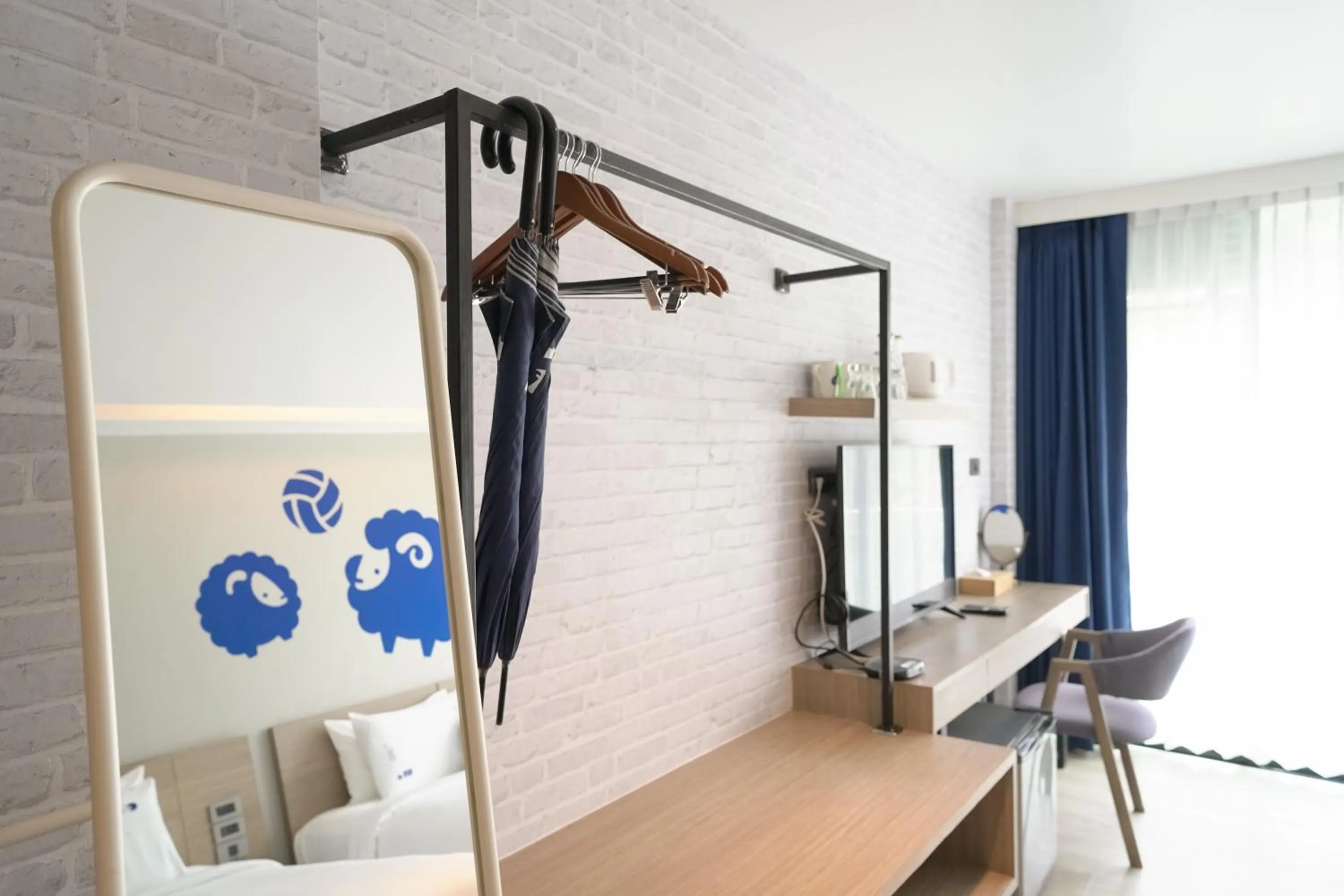 wardrobe in Kokotel Krabi Oasis