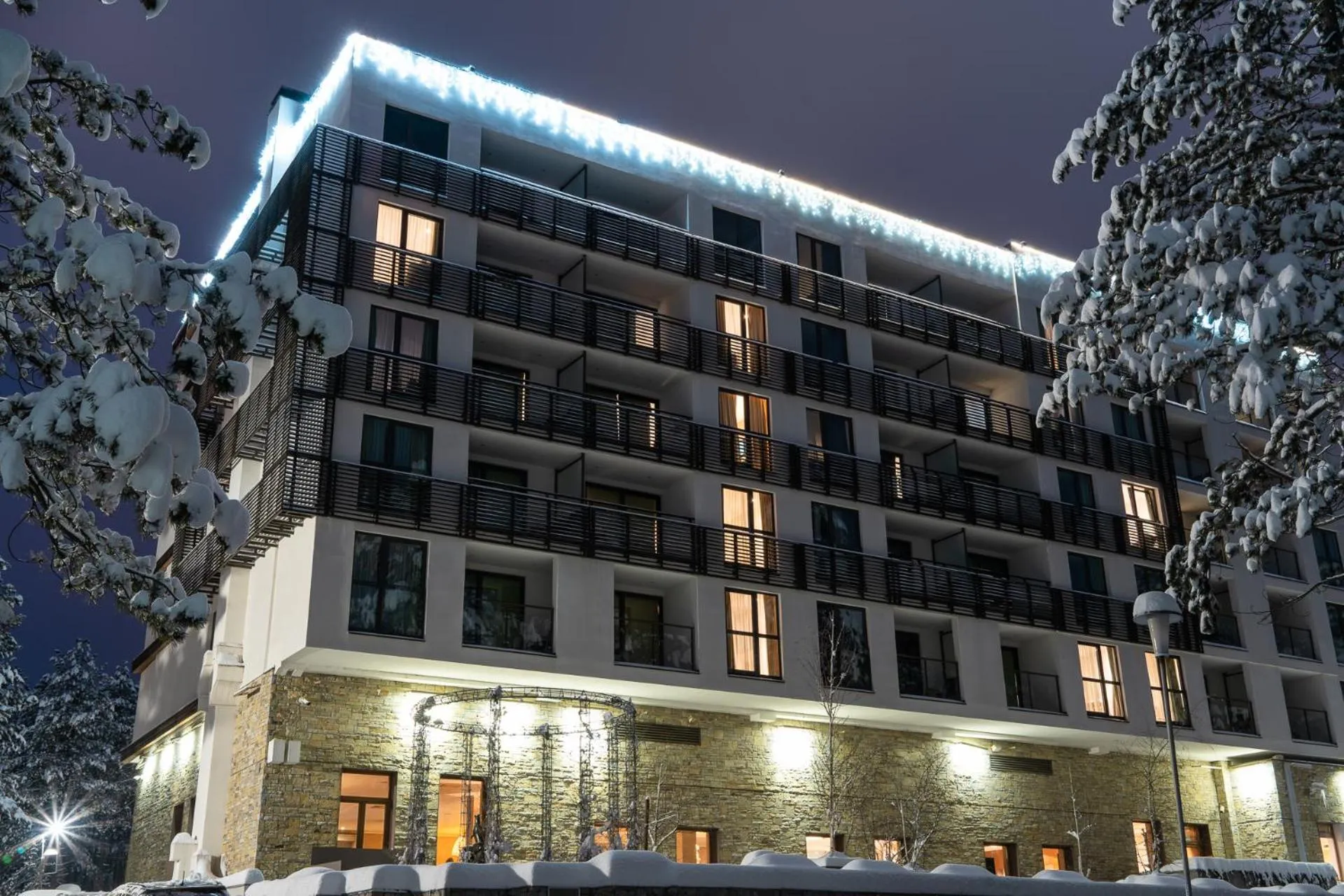 Night in Hotel Palisad