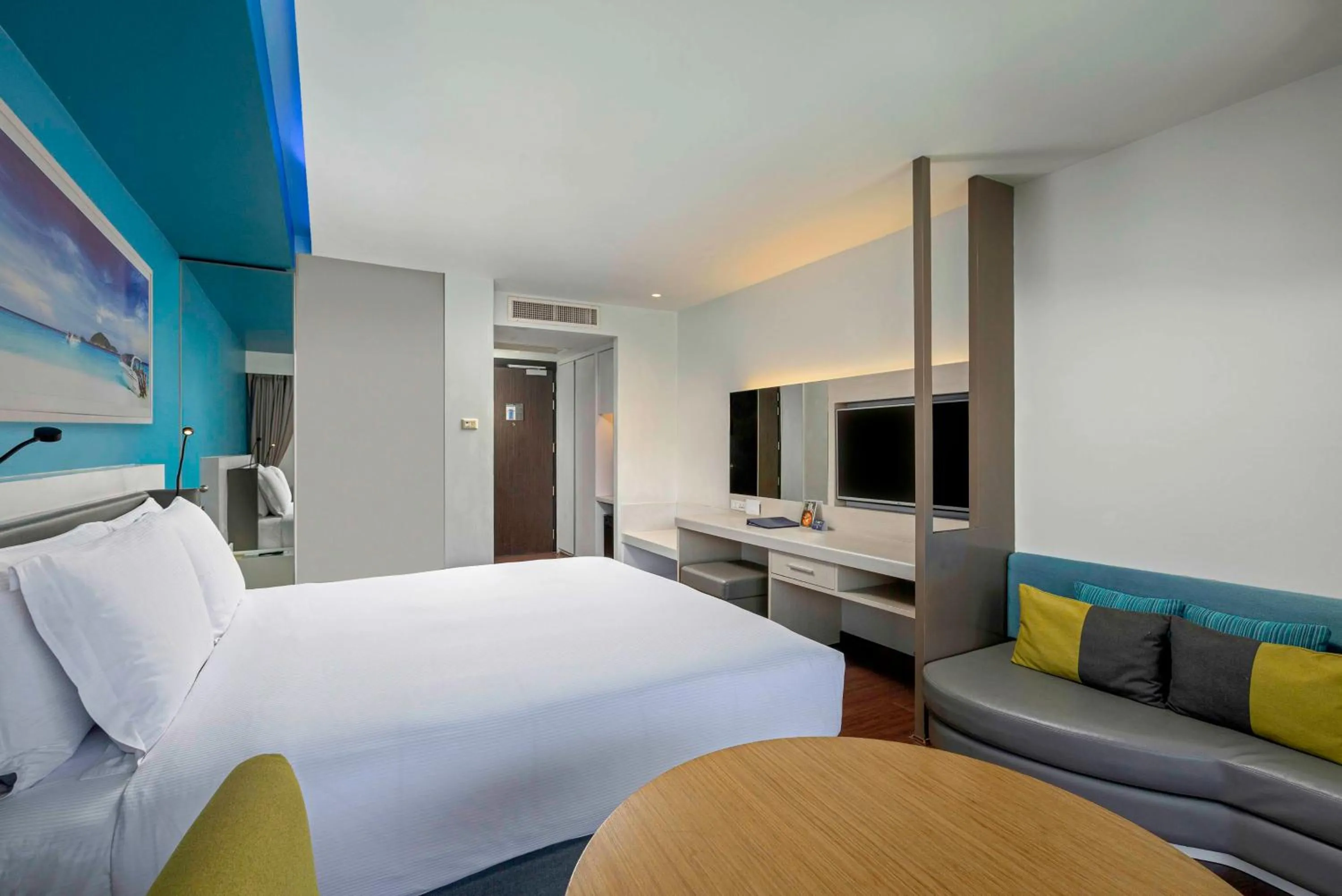 Bed in DoubleTree by Hilton Phuket Banthai Resort