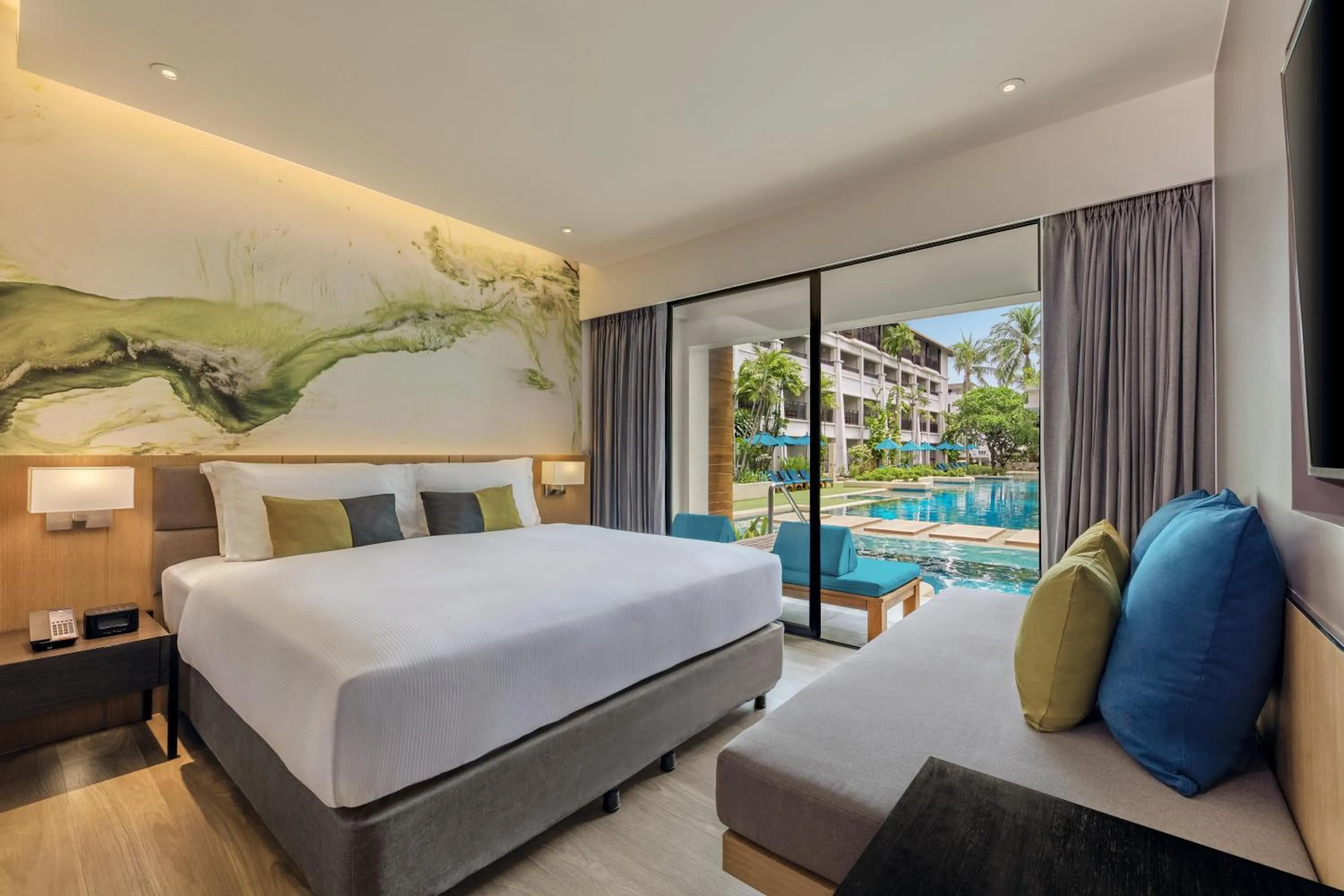 Bed in DoubleTree by Hilton Phuket Banthai Resort
