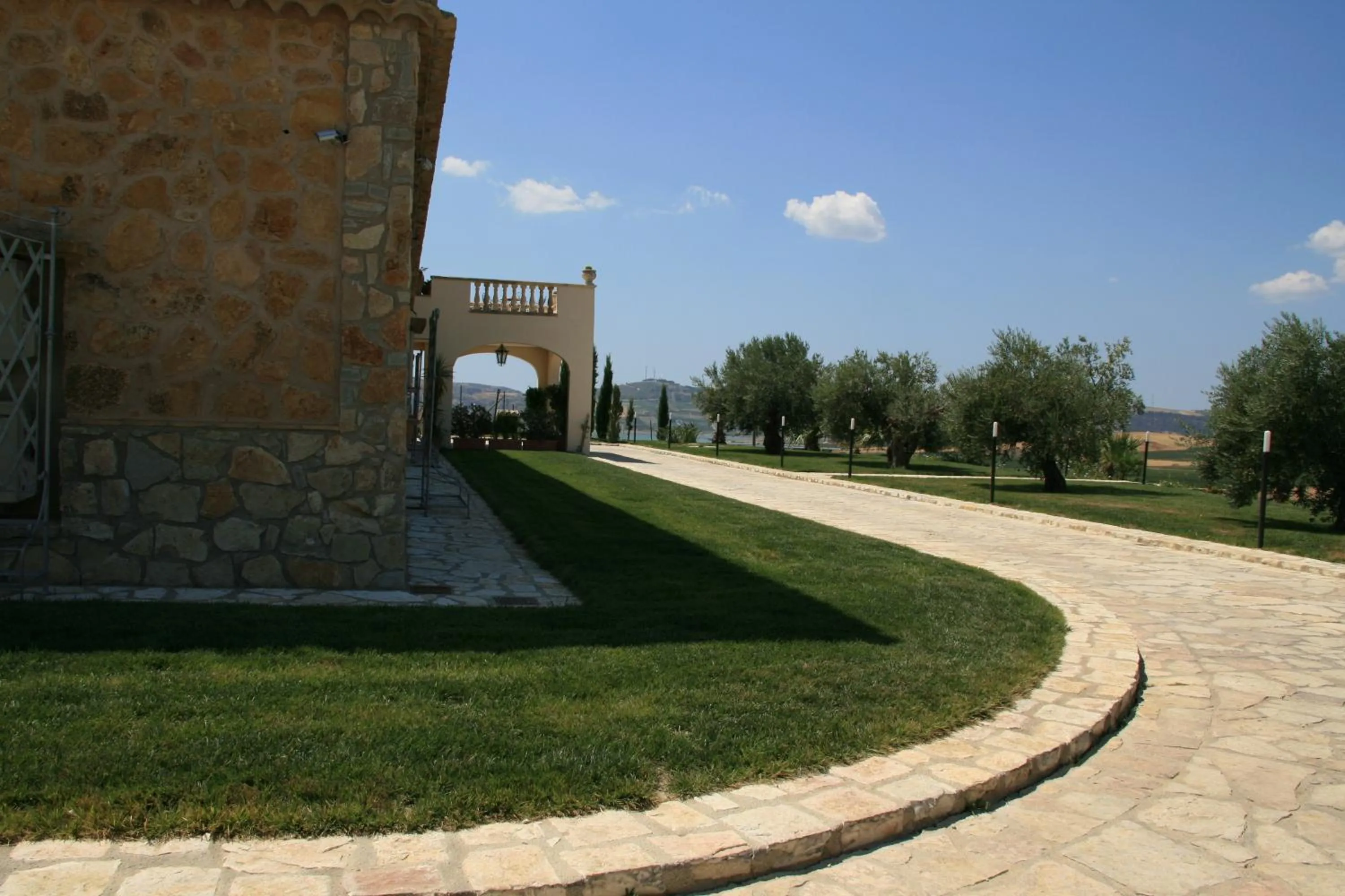 Facade/entrance in Don Giovanni Hotel