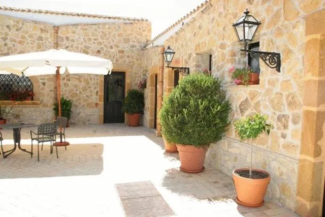 Decorative detail in Don Giovanni Hotel