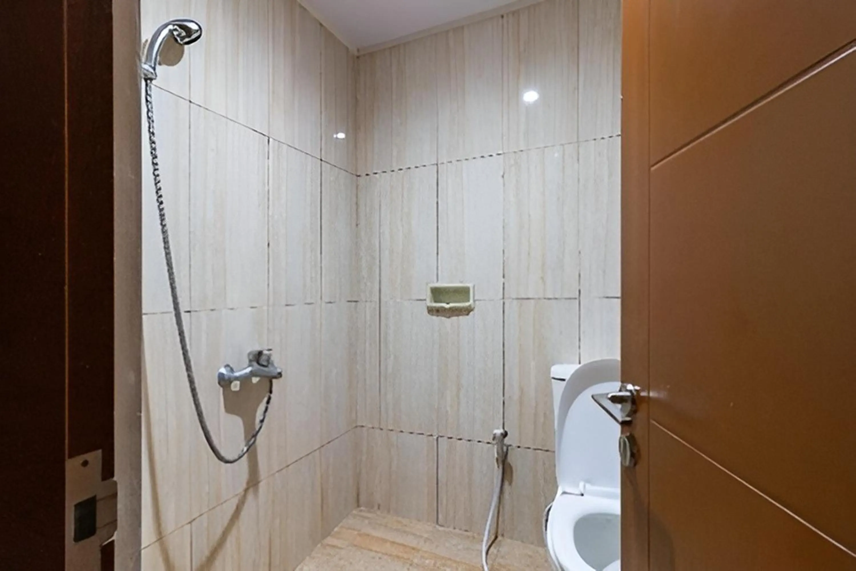 Bathroom in Jayagiri Guesthouse By Belgareti