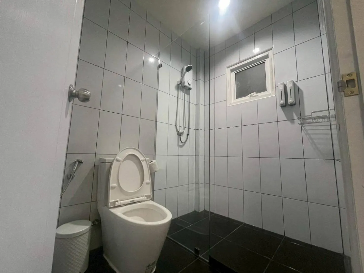 Shower in Shade House - Phuket Downtown