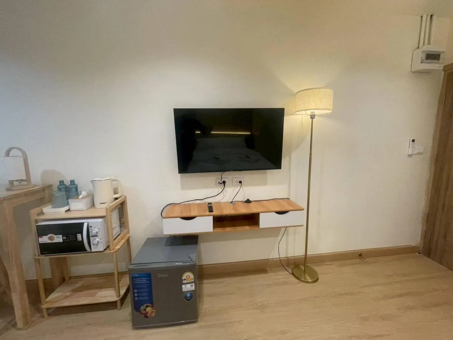 TV and multimedia in Shade House - Phuket Downtown