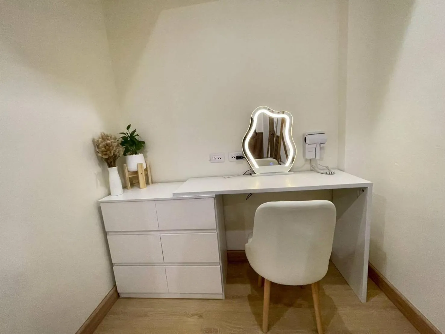 Area and facilities in Shade House - Phuket Downtown