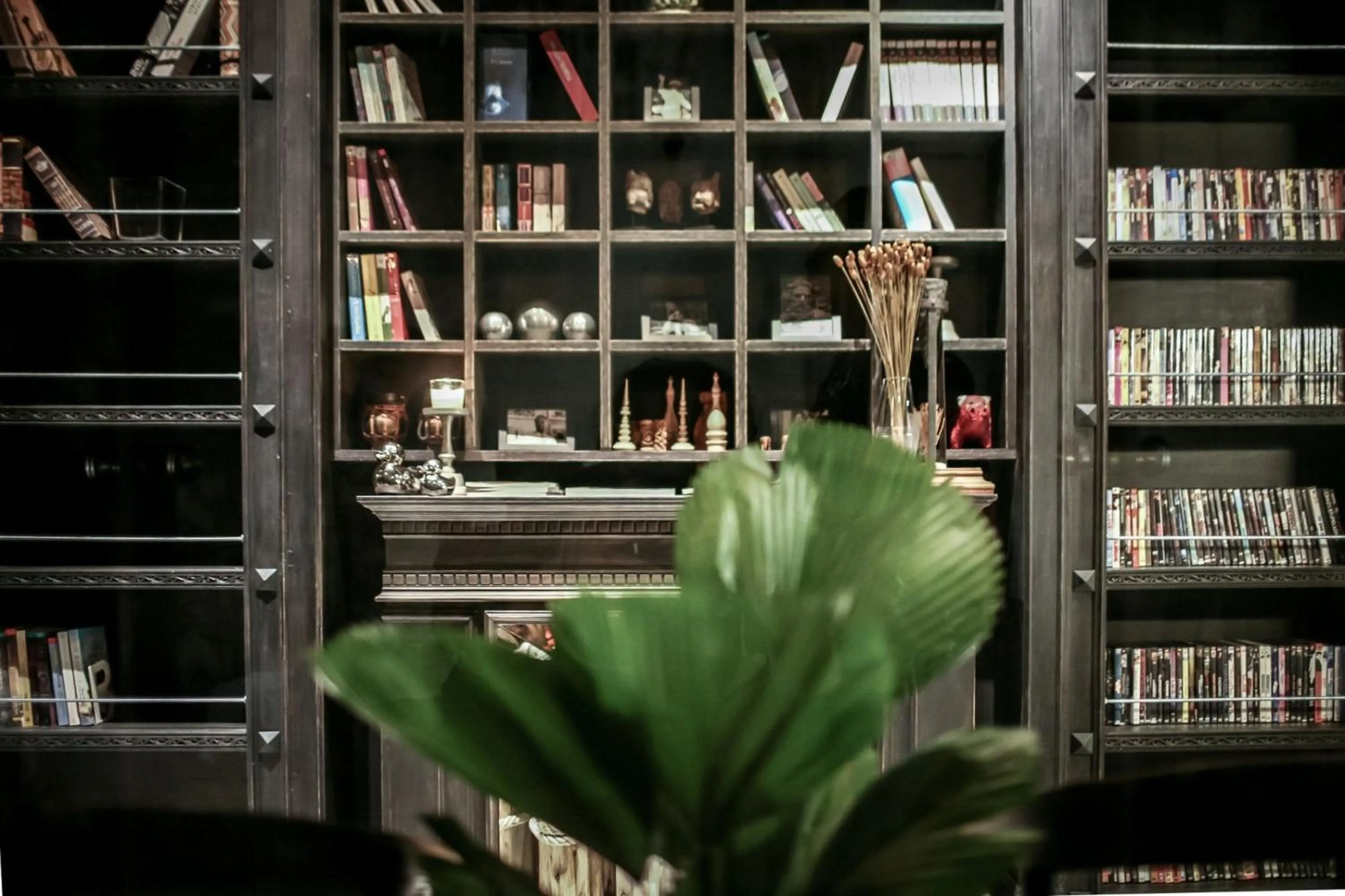 Library in Shade House - Phuket Downtown