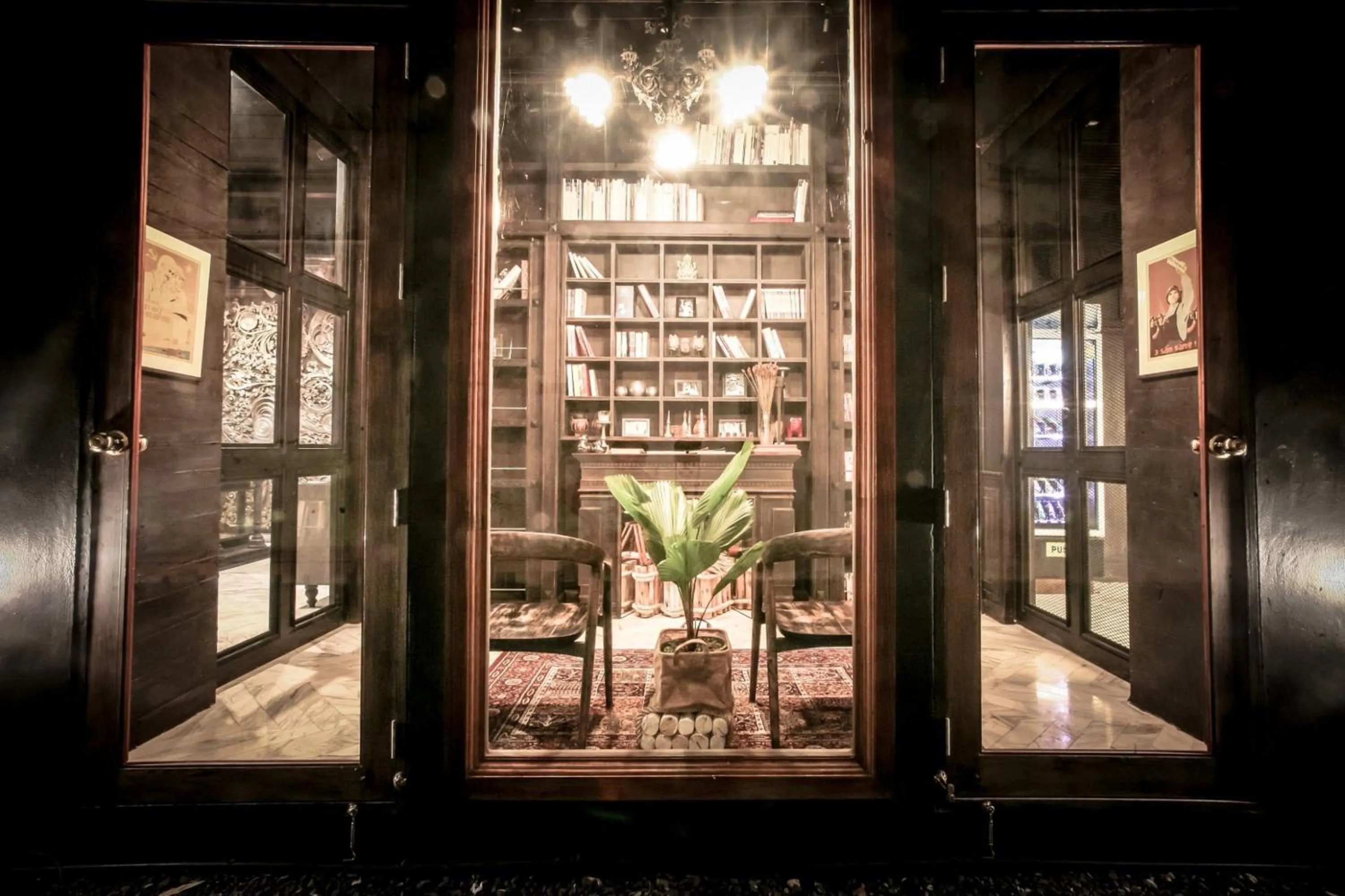 Library in Shade House - Phuket Downtown