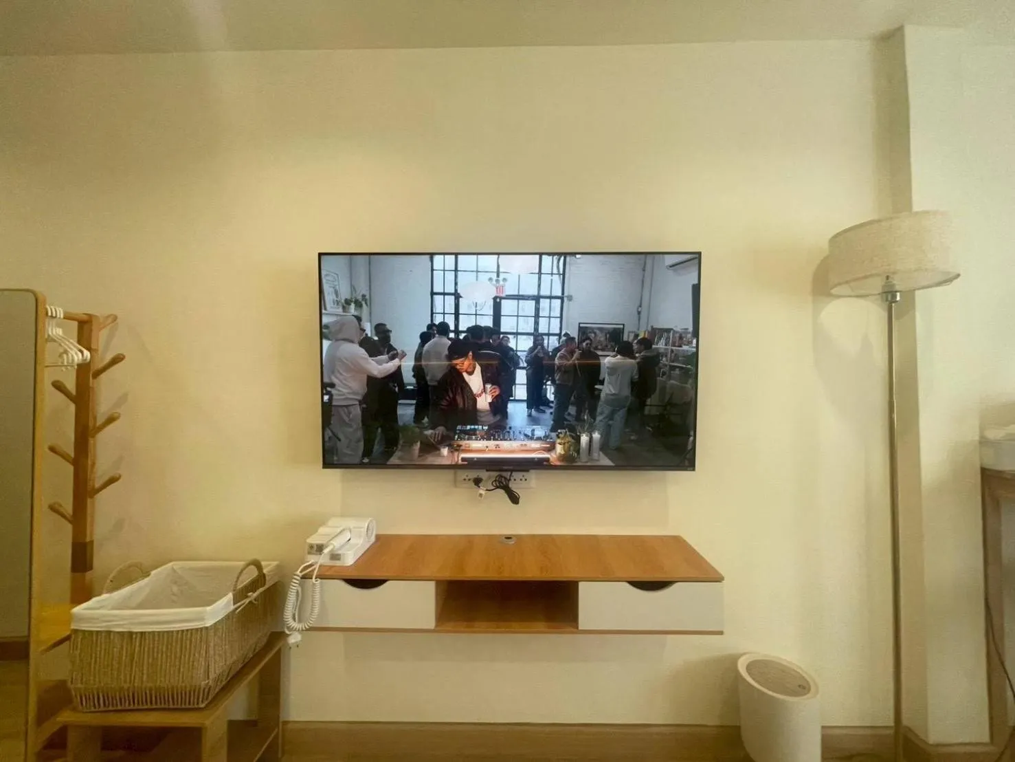 TV and multimedia in Shade House - Phuket Downtown