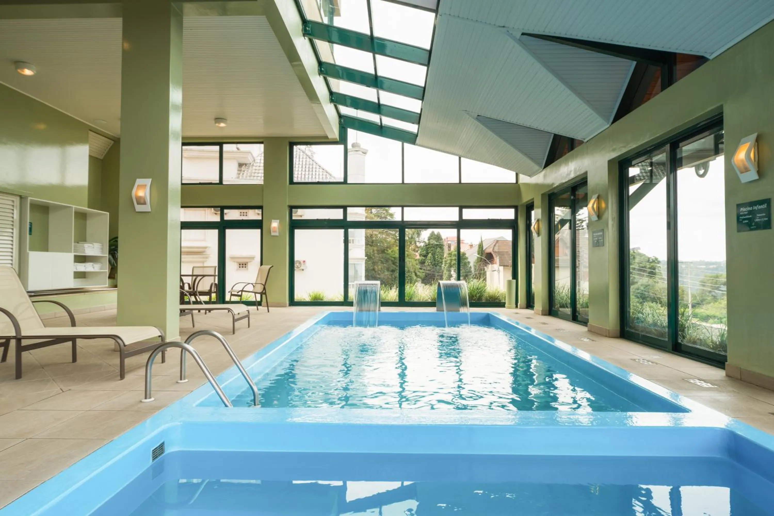 Swimming pool in Hotel Laghetto Toscana