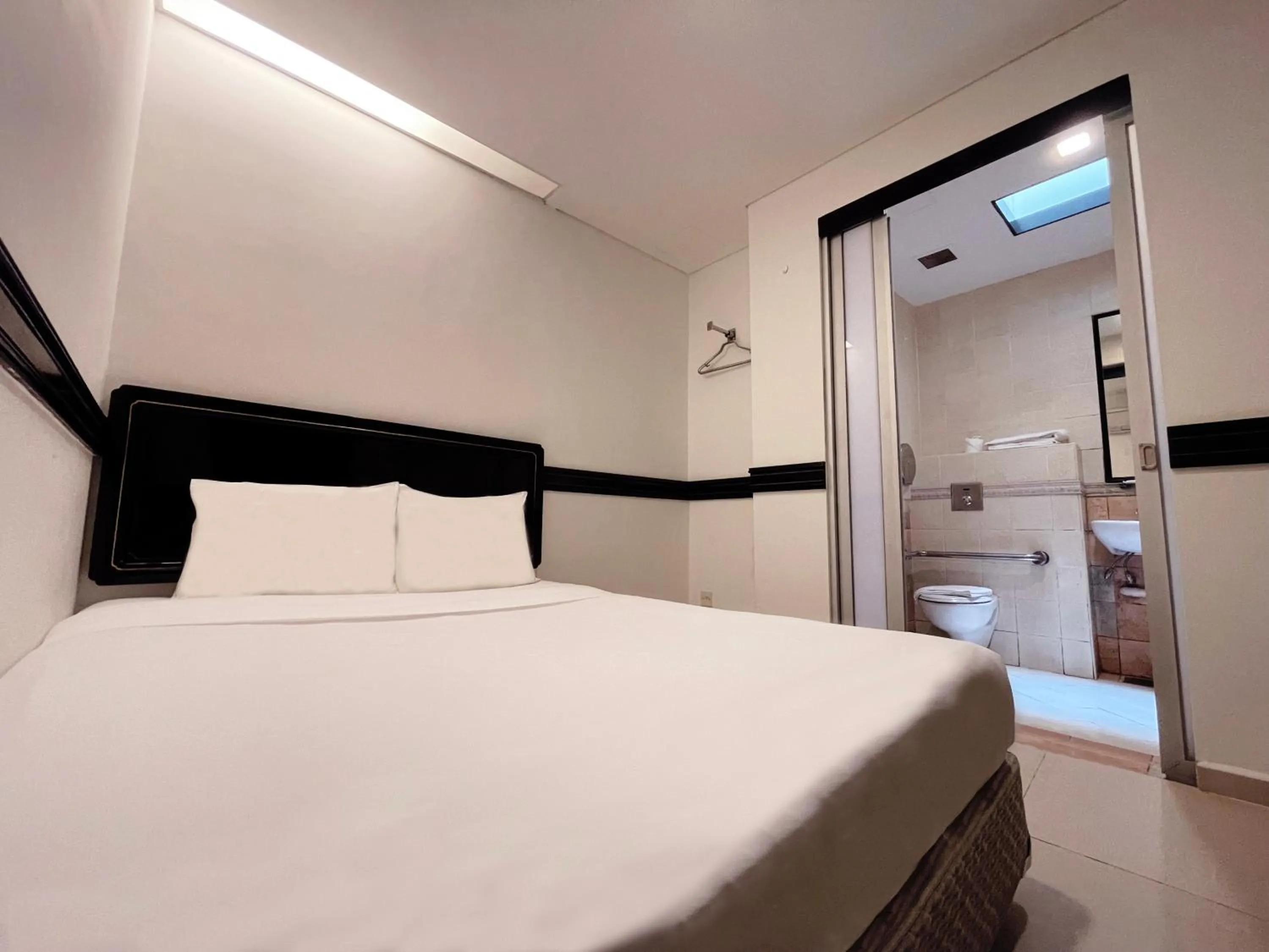 Bed in The Snooze Hotel Marine Parade