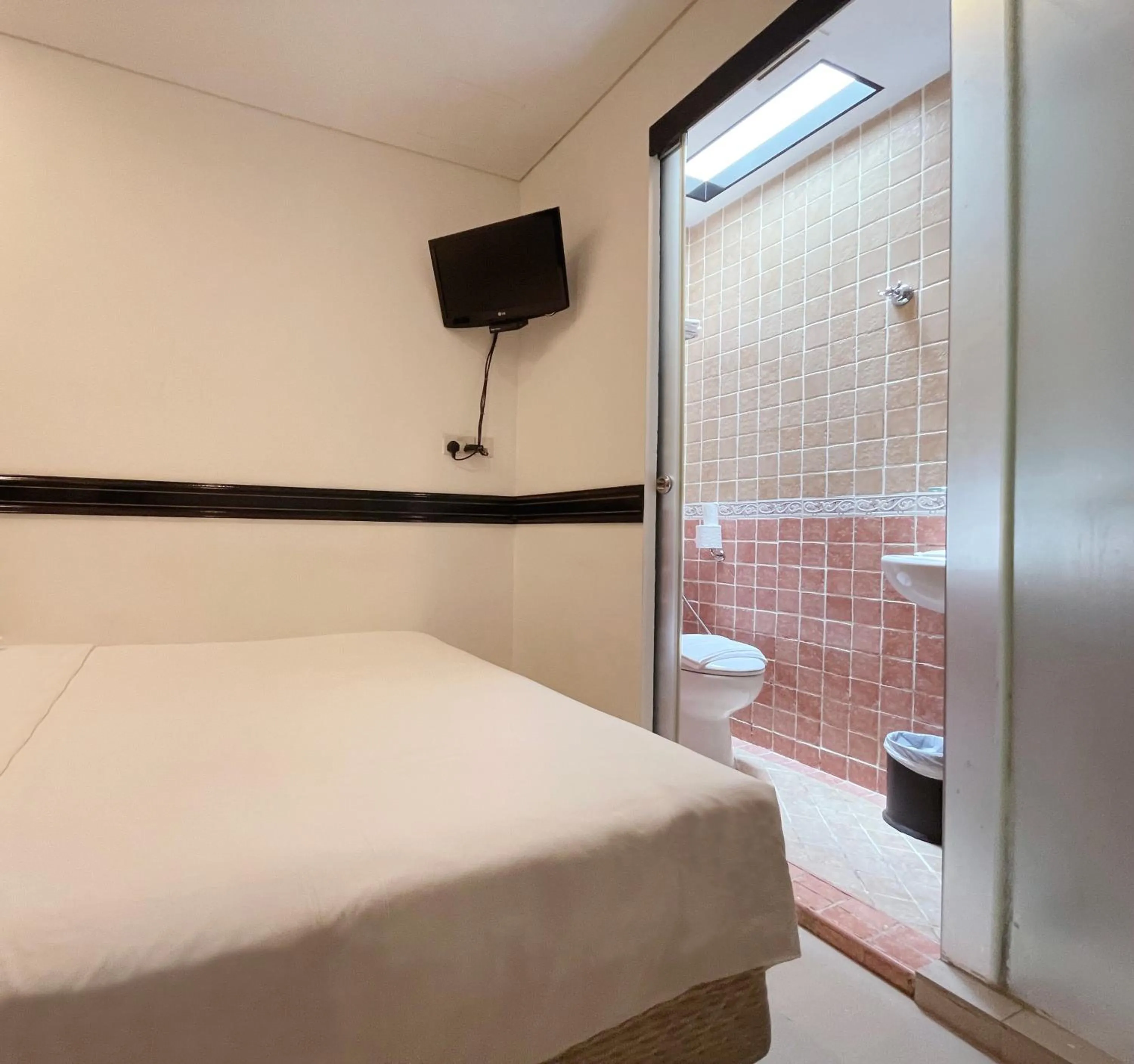 Bathroom, Bed in The Snooze Hotel Marine Parade
