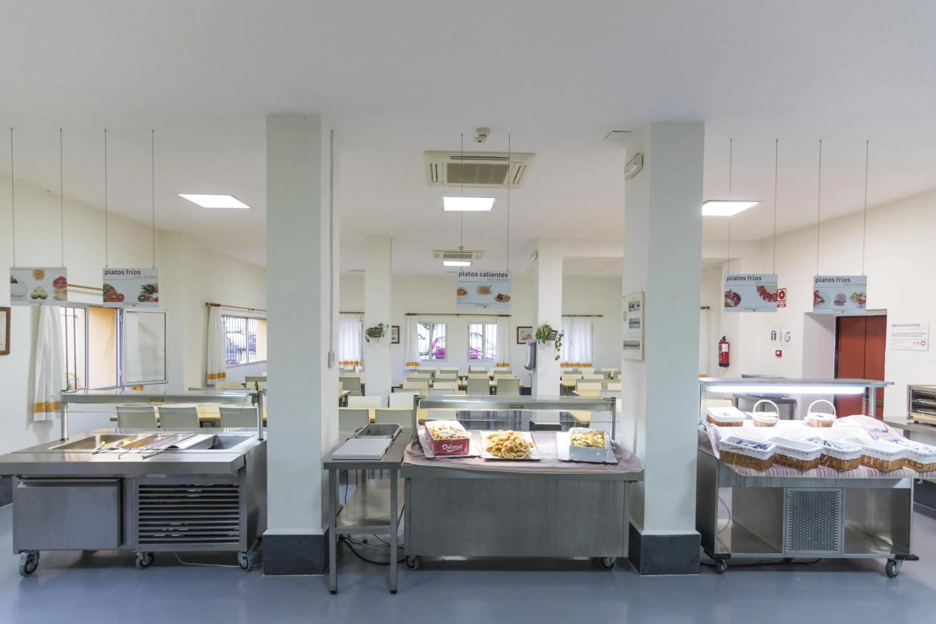 Restaurant/places to eat in Albergue Inturjoven Marbella