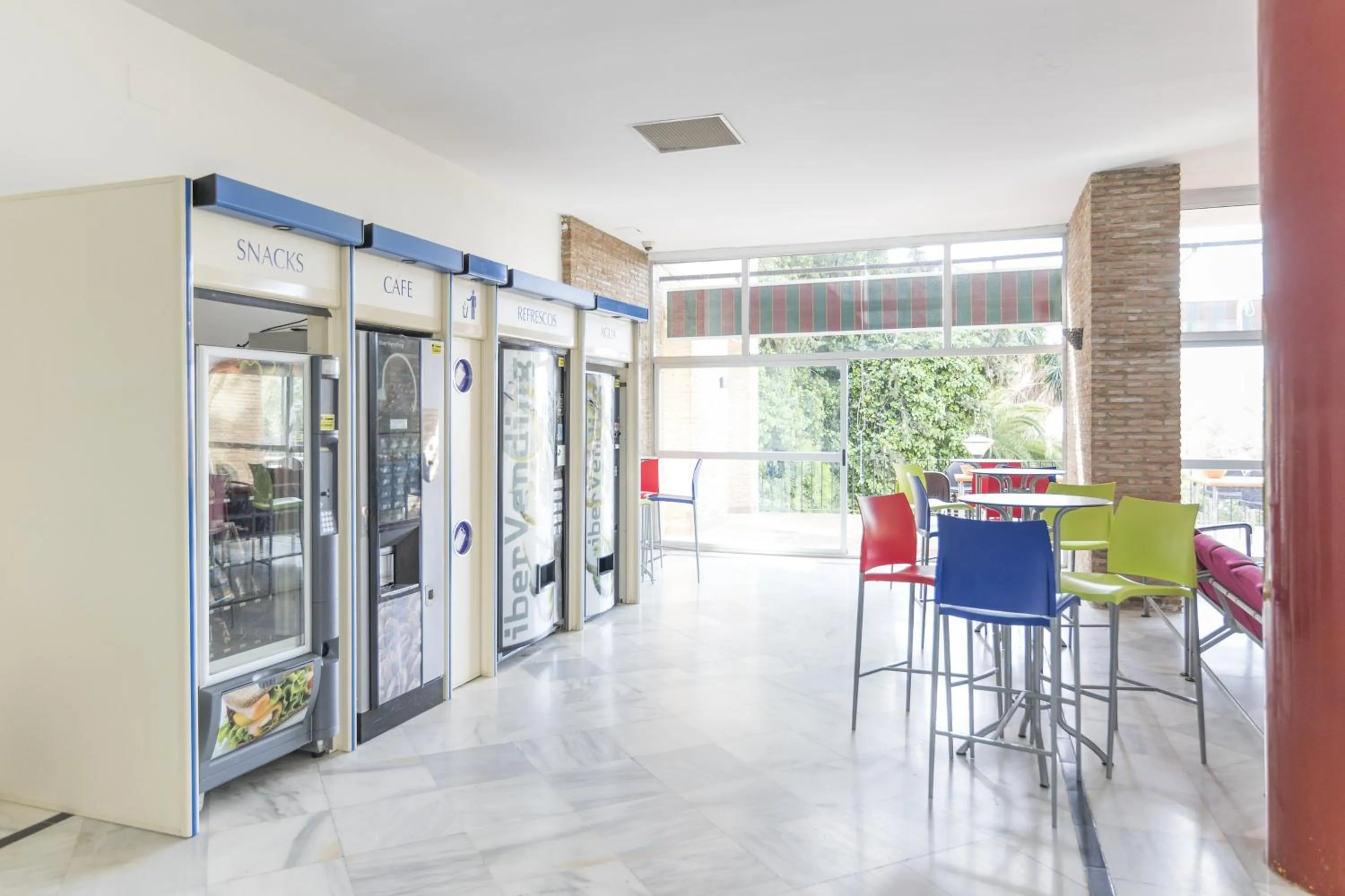 Area and facilities in Albergue Inturjoven Marbella