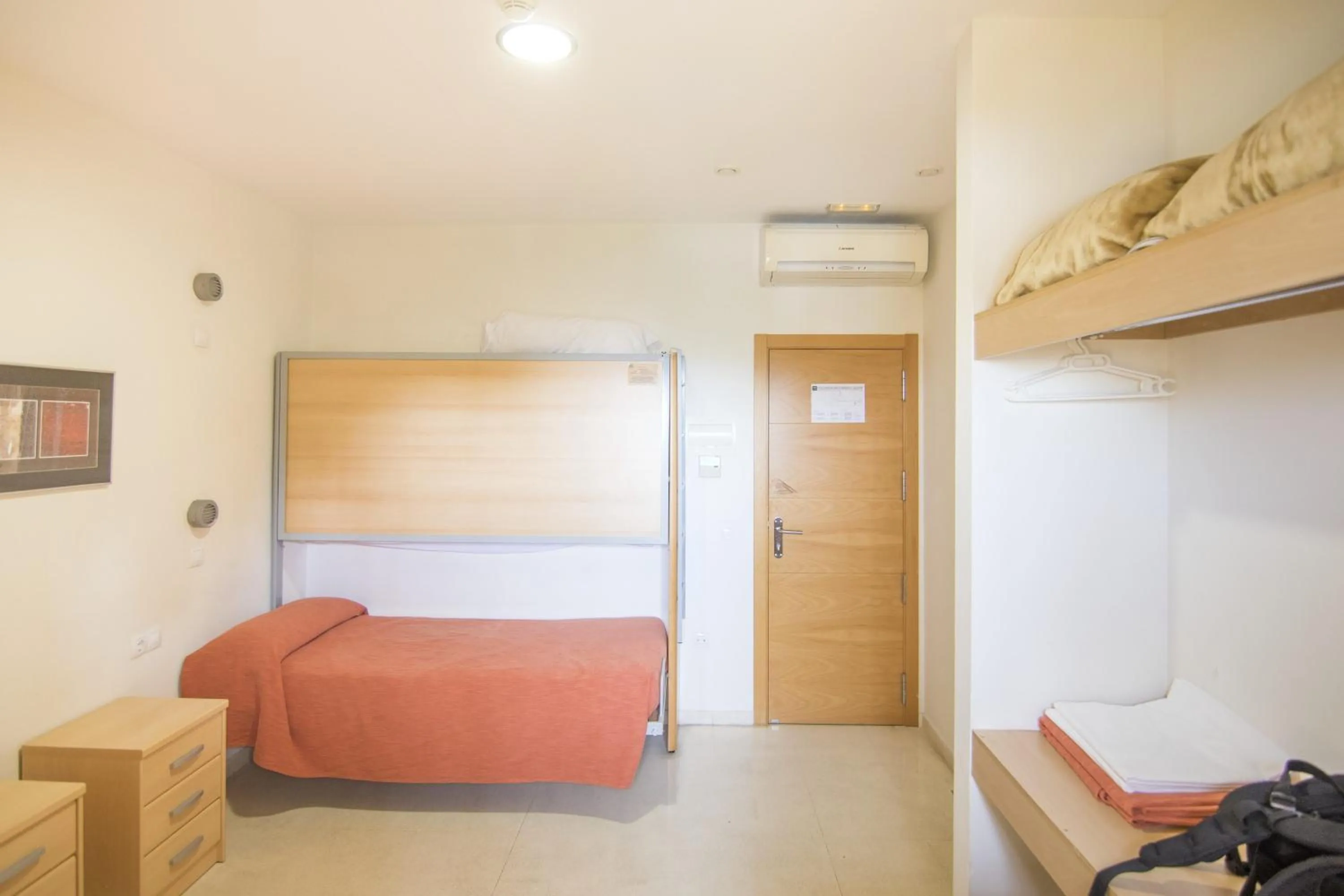 Bed in Albergue Inturjoven Marbella